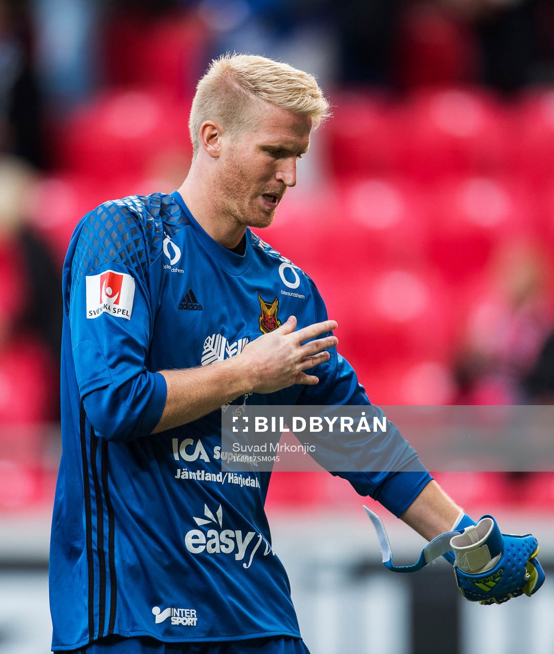 Östersunds målvakt Hampus Nilsson deppar