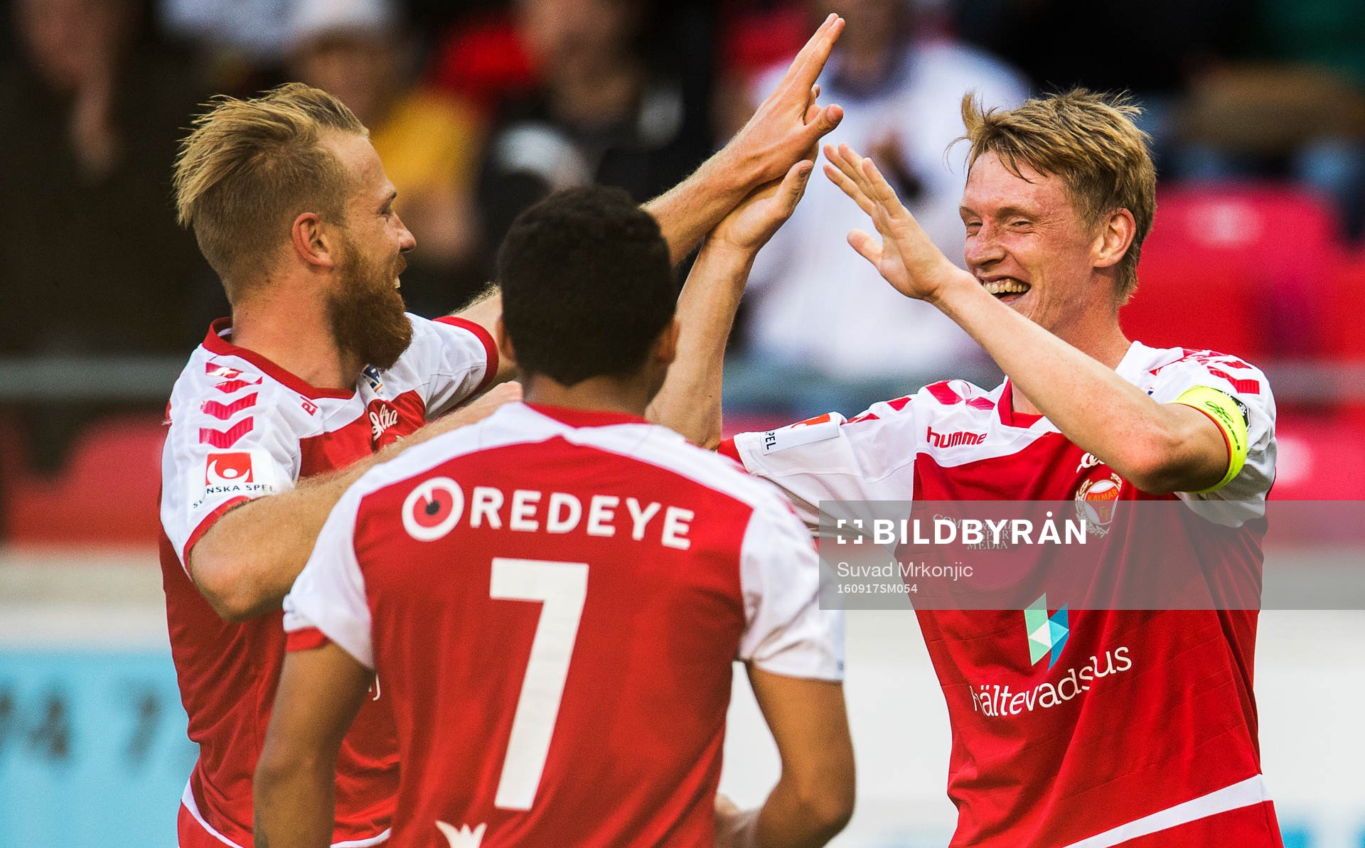 Kalmarsspelarna Henri Anier , Ismael Silva Lima och Rasmus Elm jublar efter 2-0 målet under fotbollsmatchen i Allsvenskan mellan Kalmar och Östersund den 17 september 2016 i Kalmar.