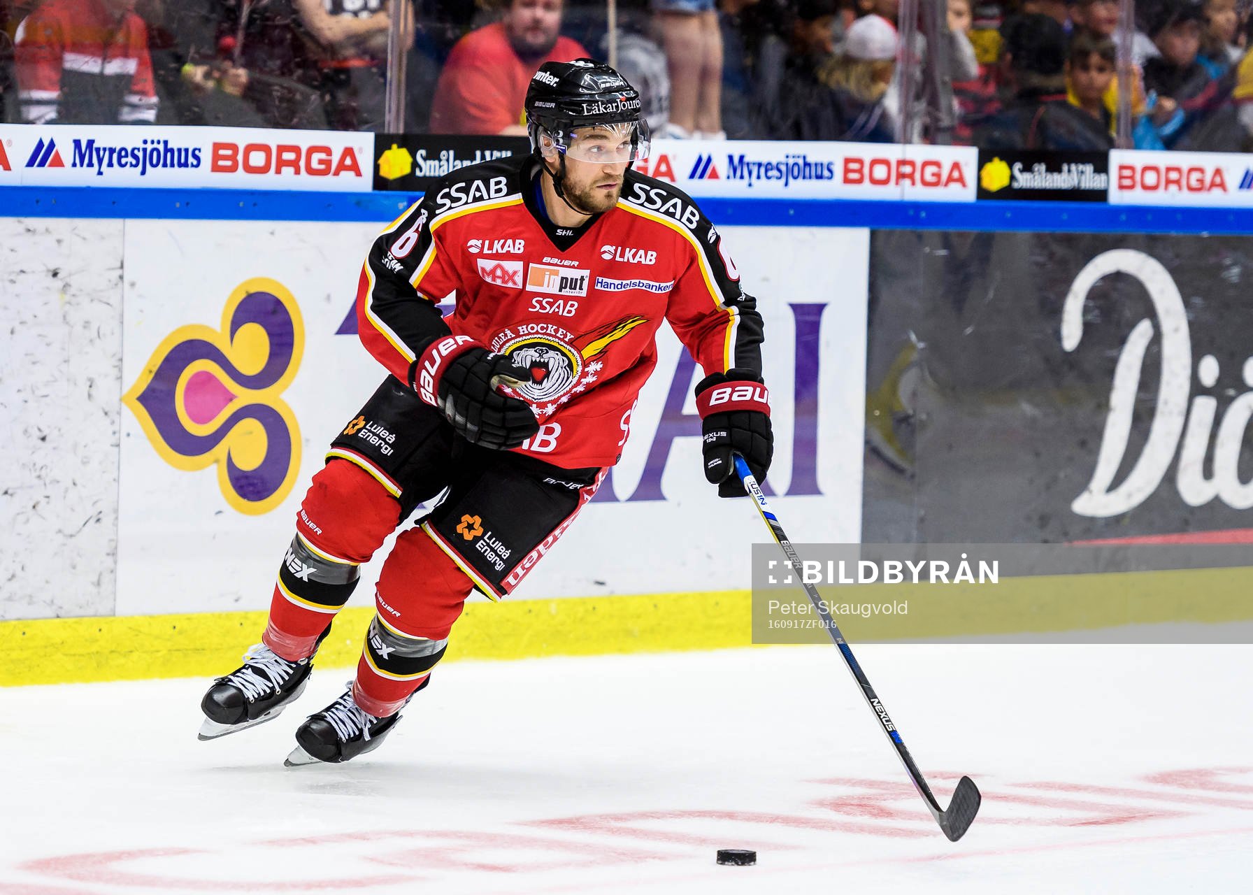 Luleås Craig Schira med pucken