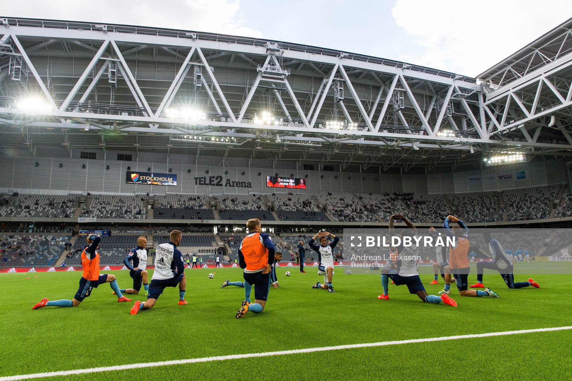 Djurgårdens spelare värmer upp