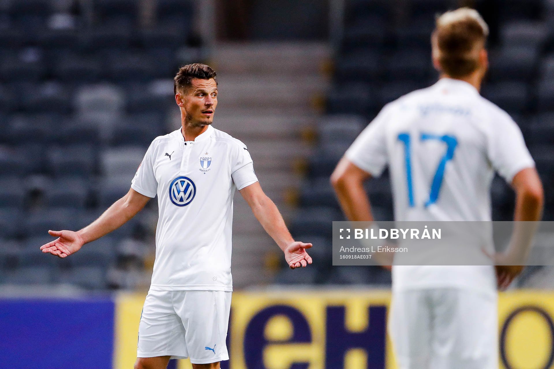 Malmö FFs Markus Rosenberg och Rasmus Bengtsson deppar