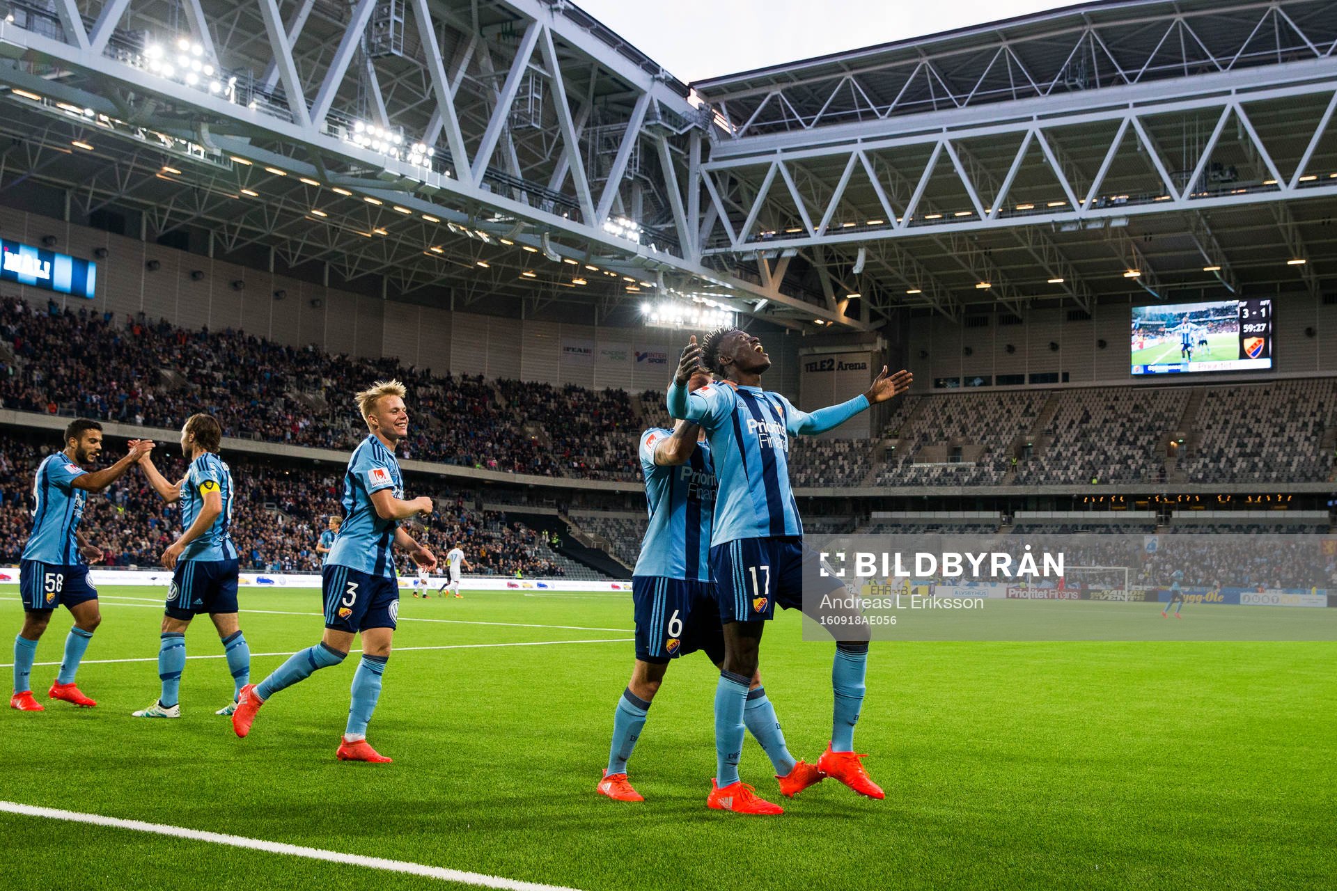 Djurgårdens Elliot Käck och Alexander Faltsetas jublar