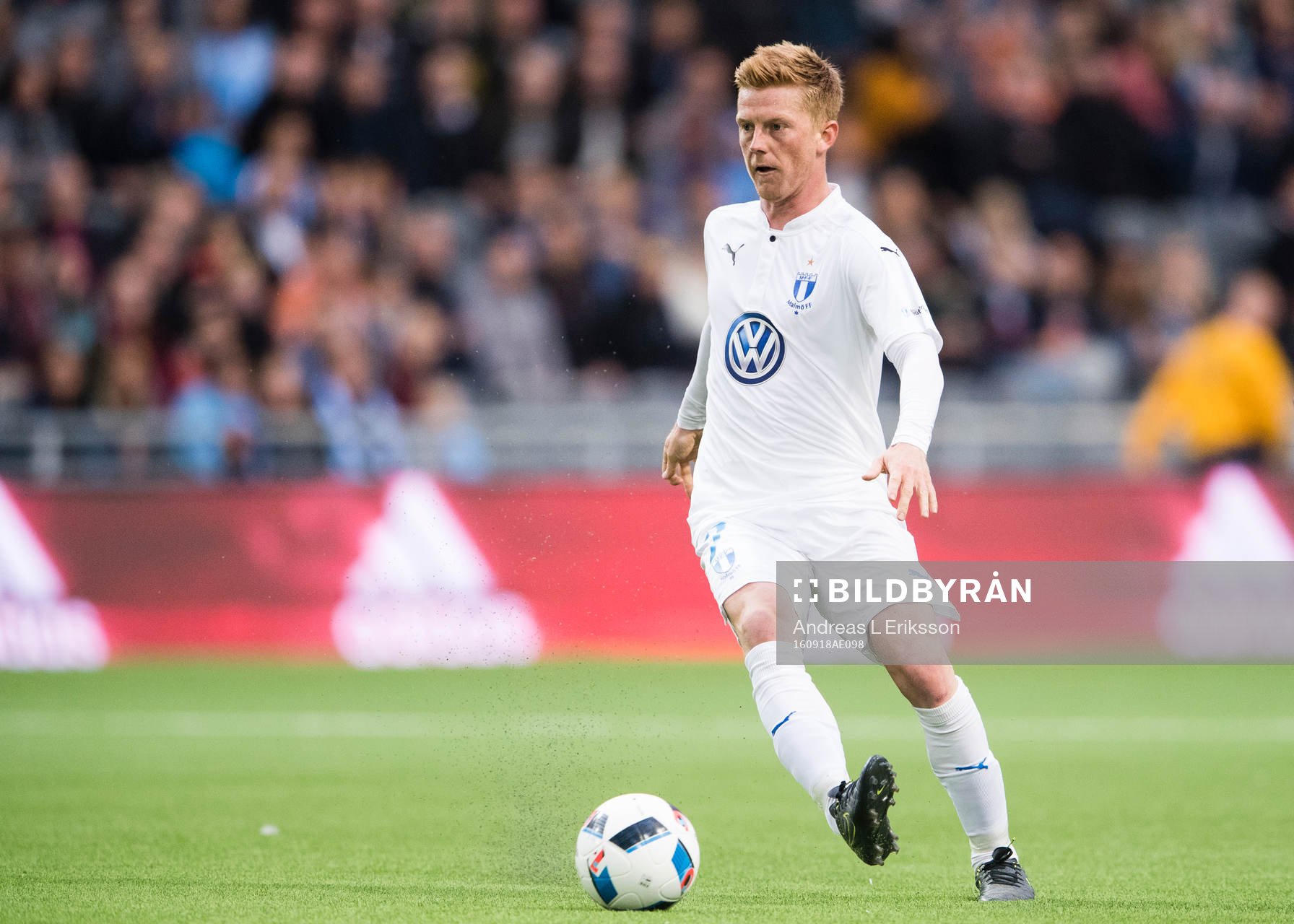 Malmö FFs Anders Christiansen med bollen