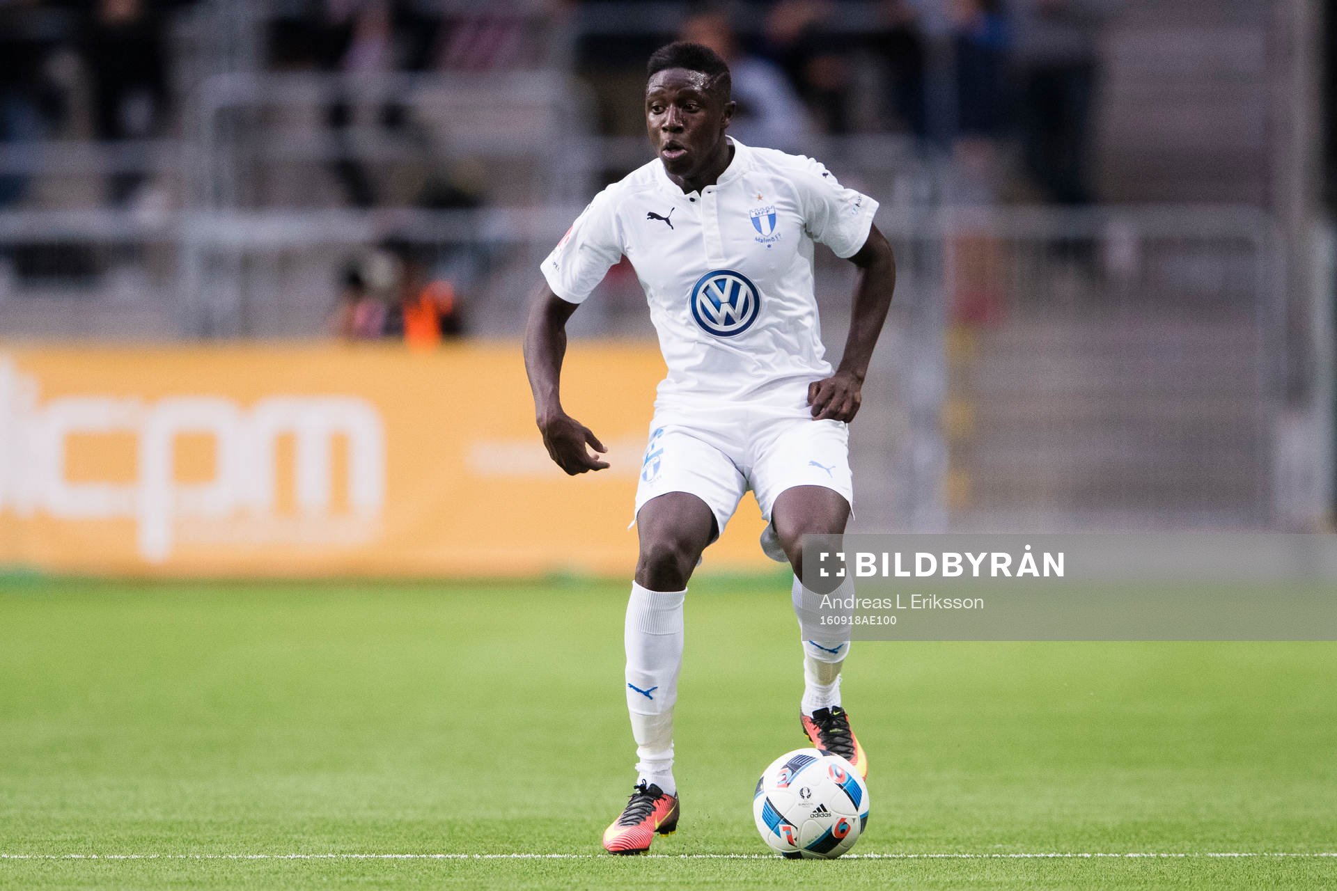 Malmö FFs Pa Konate med bollen