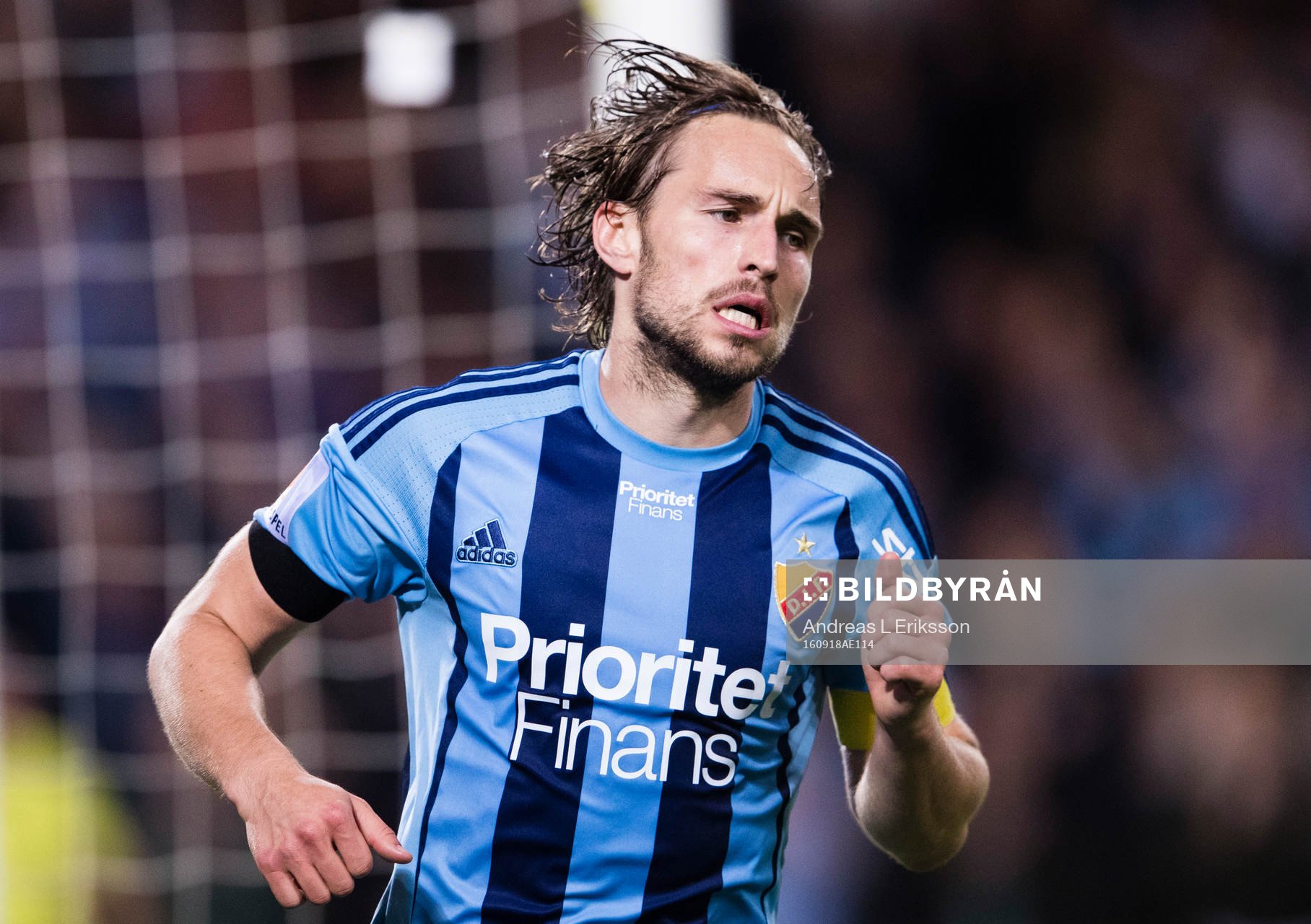 Djurgårdens Kevin Walker under fotbollsmatchen i Allsvenskan mellan Djurgården och Malmö FF den 18 september 2016 i Stockholm. 
