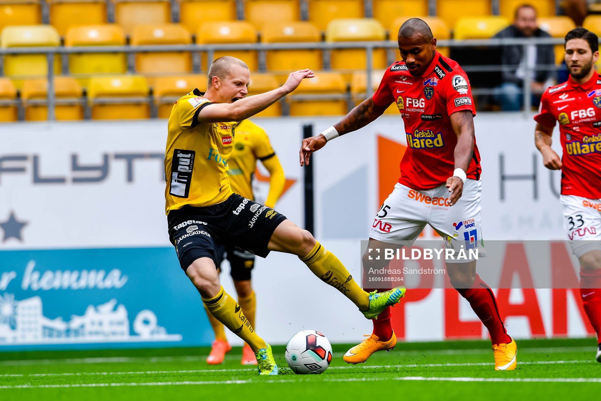 Elfsborgs Daniel Gustavsson och Falkenbergs Felipe Carvalho