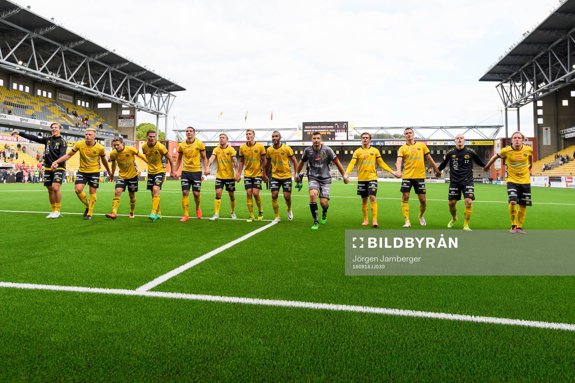 Elfsborgs spelare tackar publiken