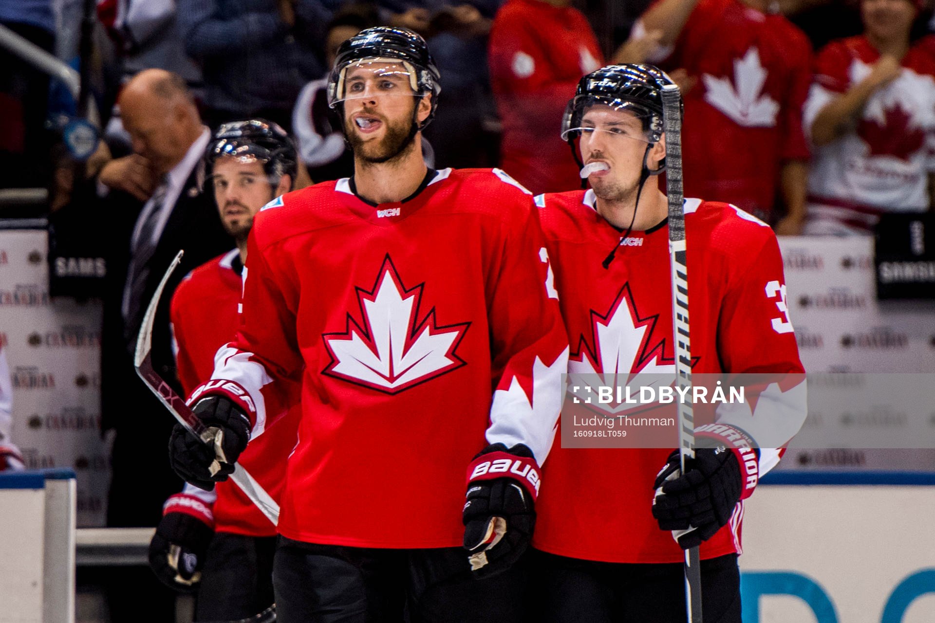 Kanadas John Tavares och Logan Couture