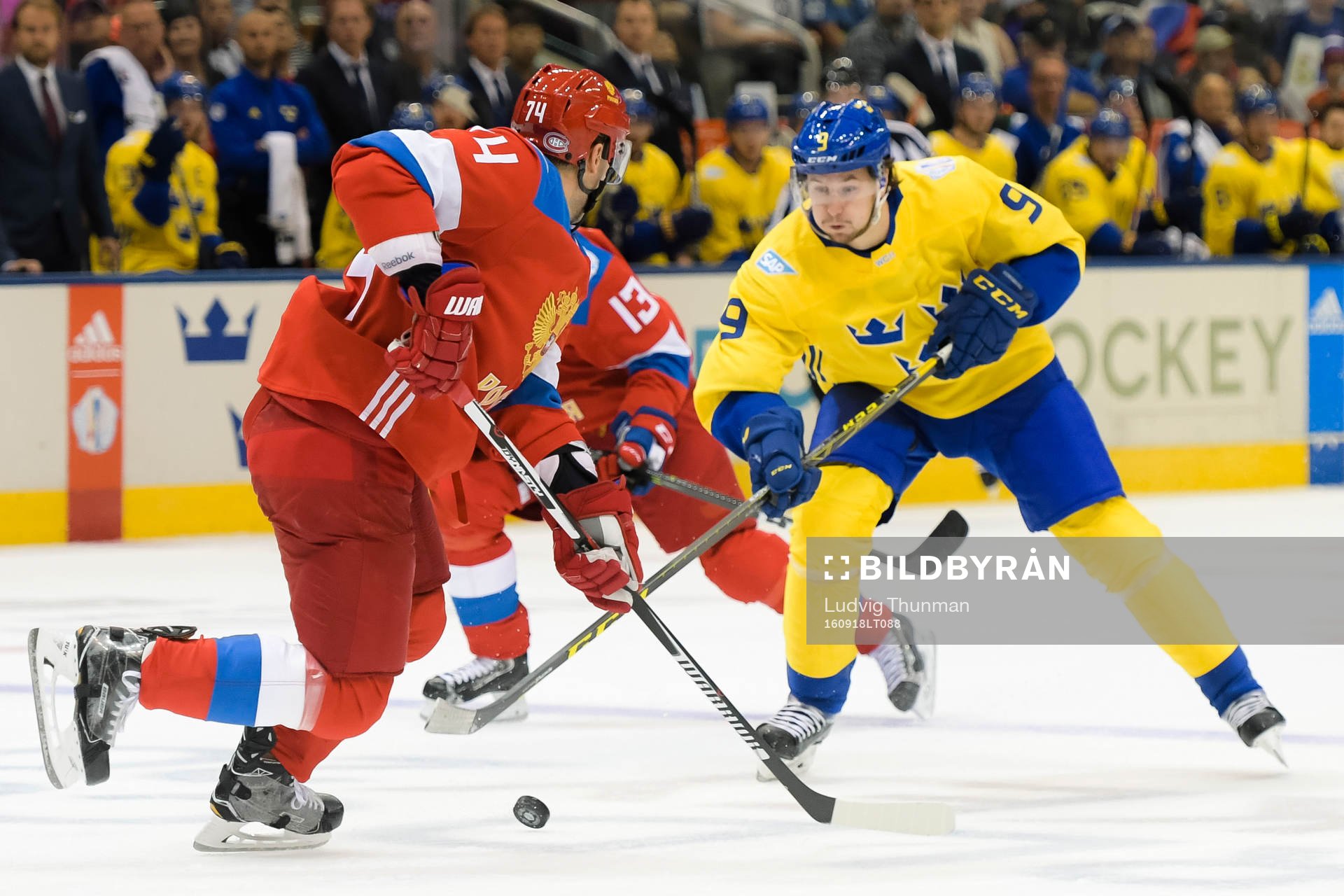 Rysslands Alexei Emelin och Sveriges Filip Forsberg