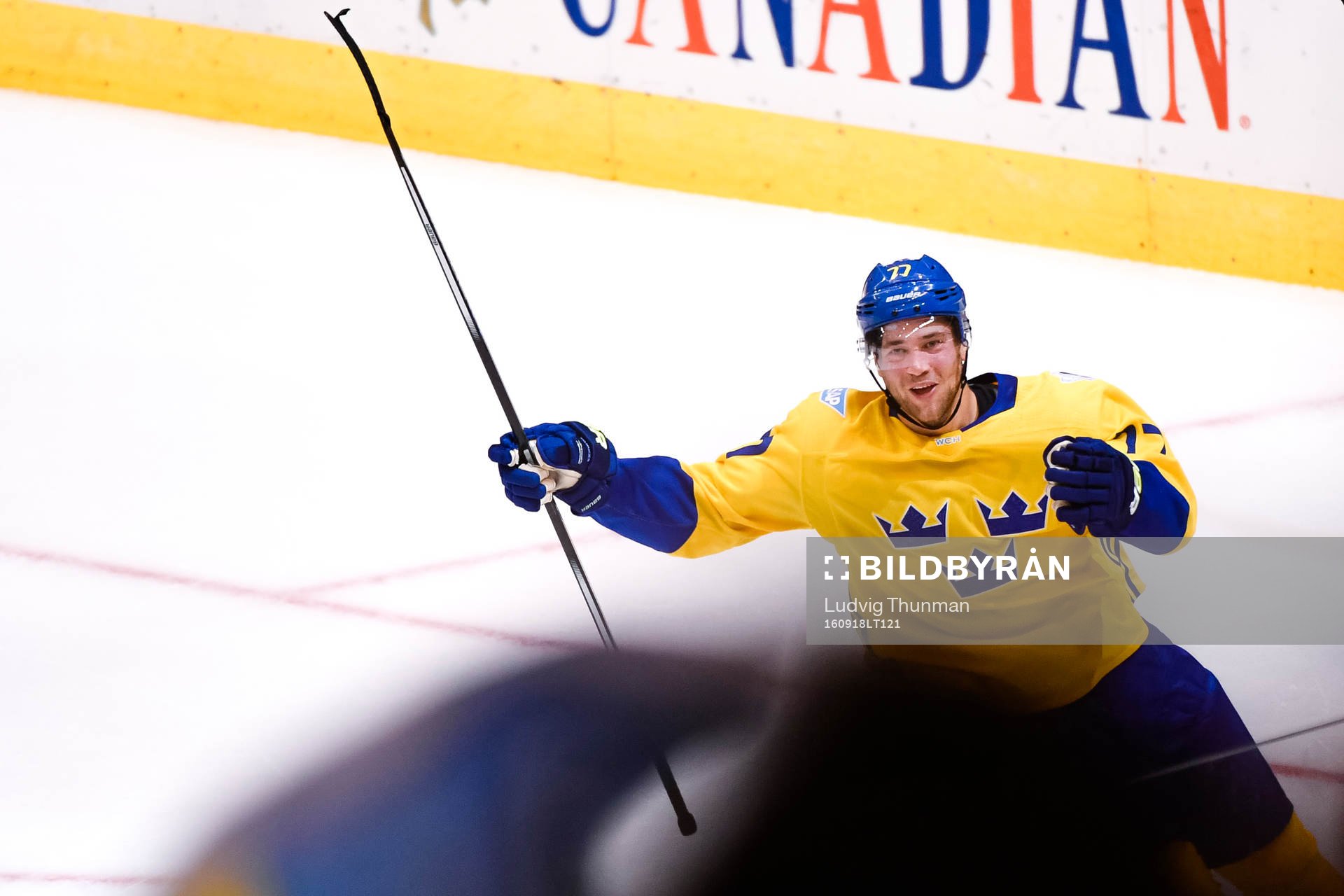 Sveriges Victor Hedman jublar