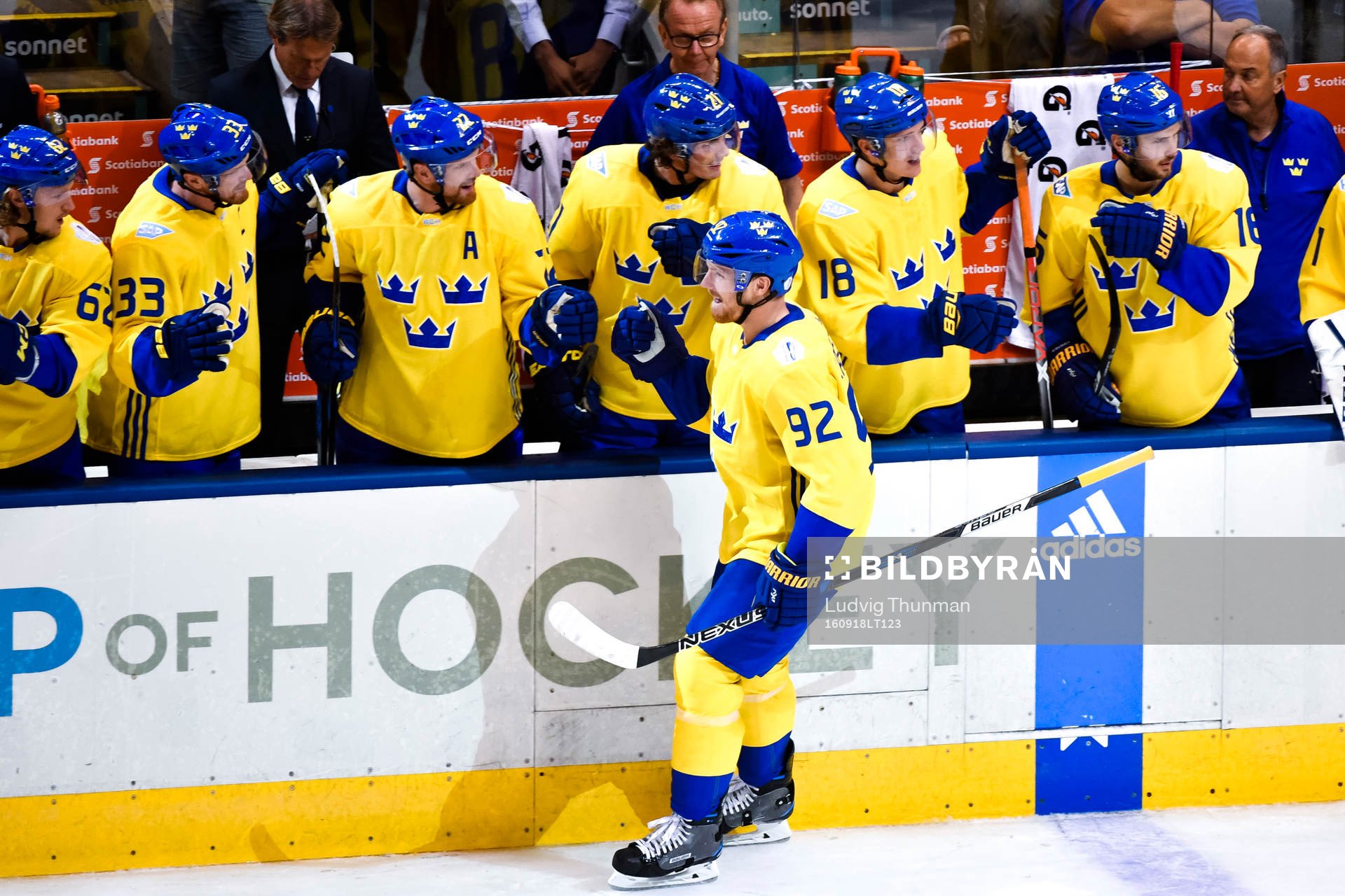 Sveriges Gabriel Landeskog jublar