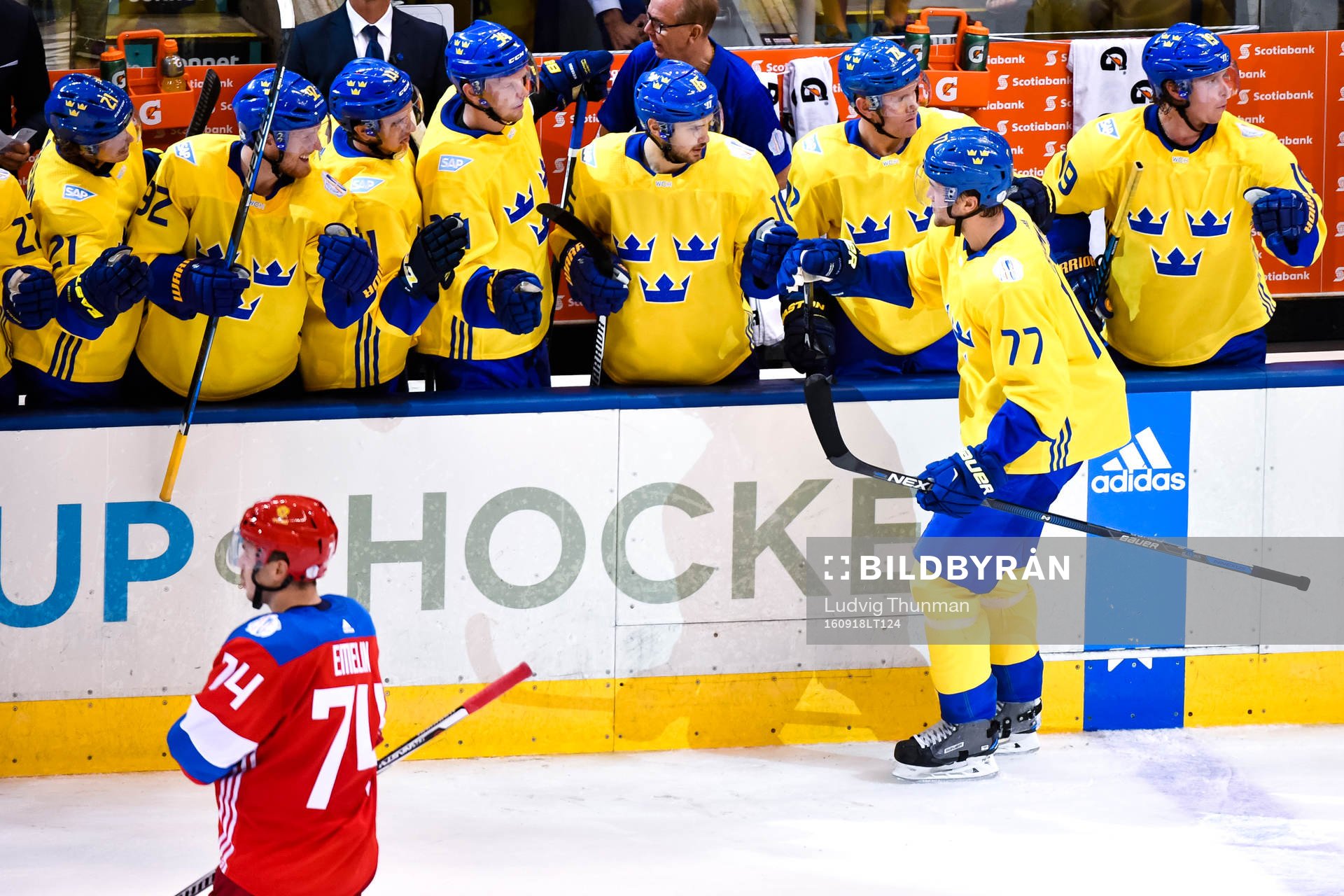 Sveriges Victor Hedman jublar