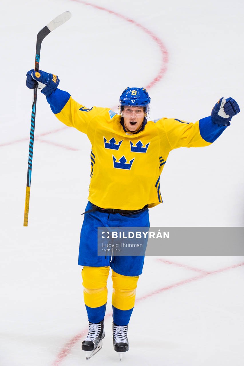 Sveriges Nicklas Bäckström jublar