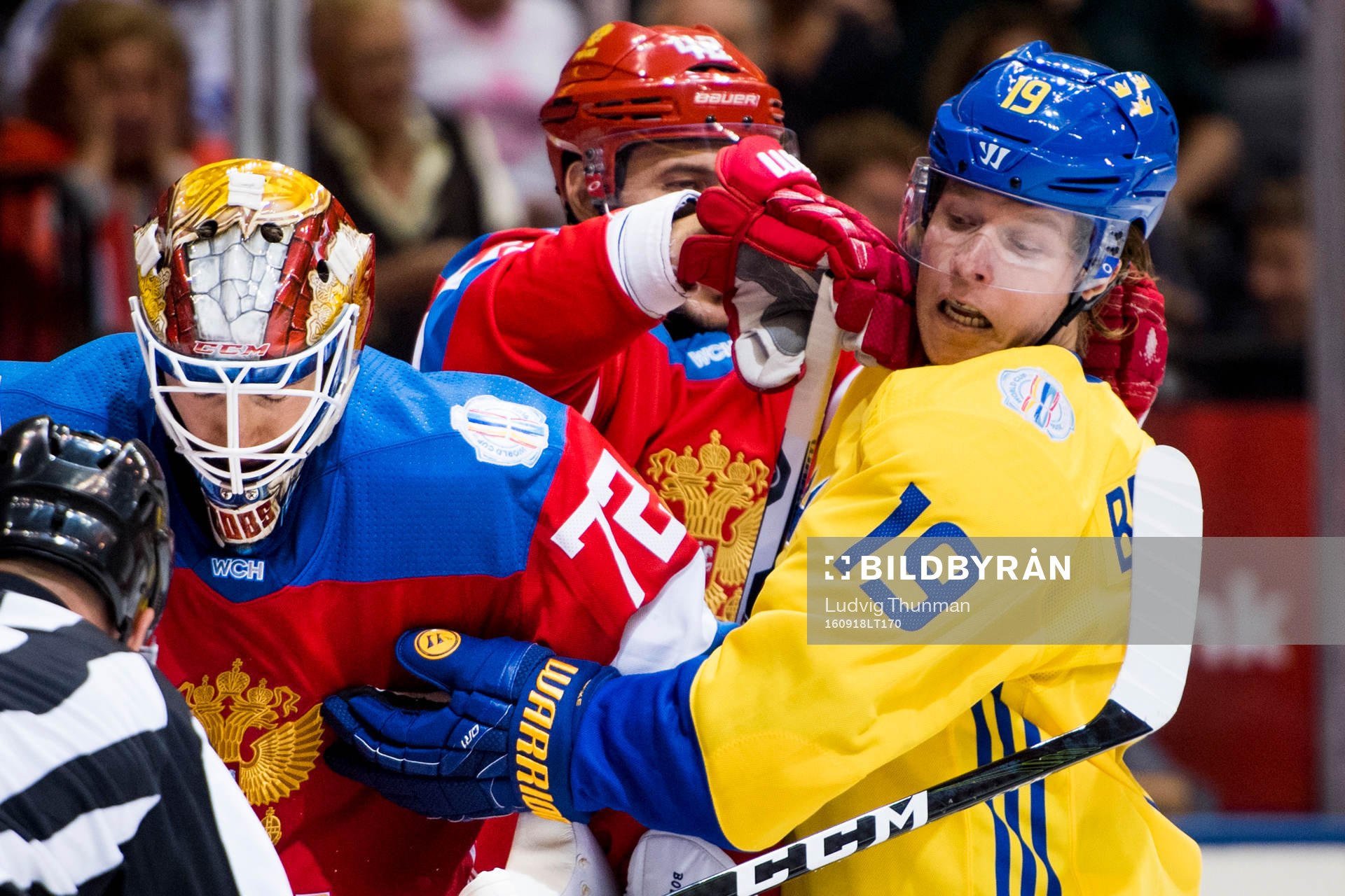 Rysslands Artem Anisimov trycker till Sveriges Nicklas