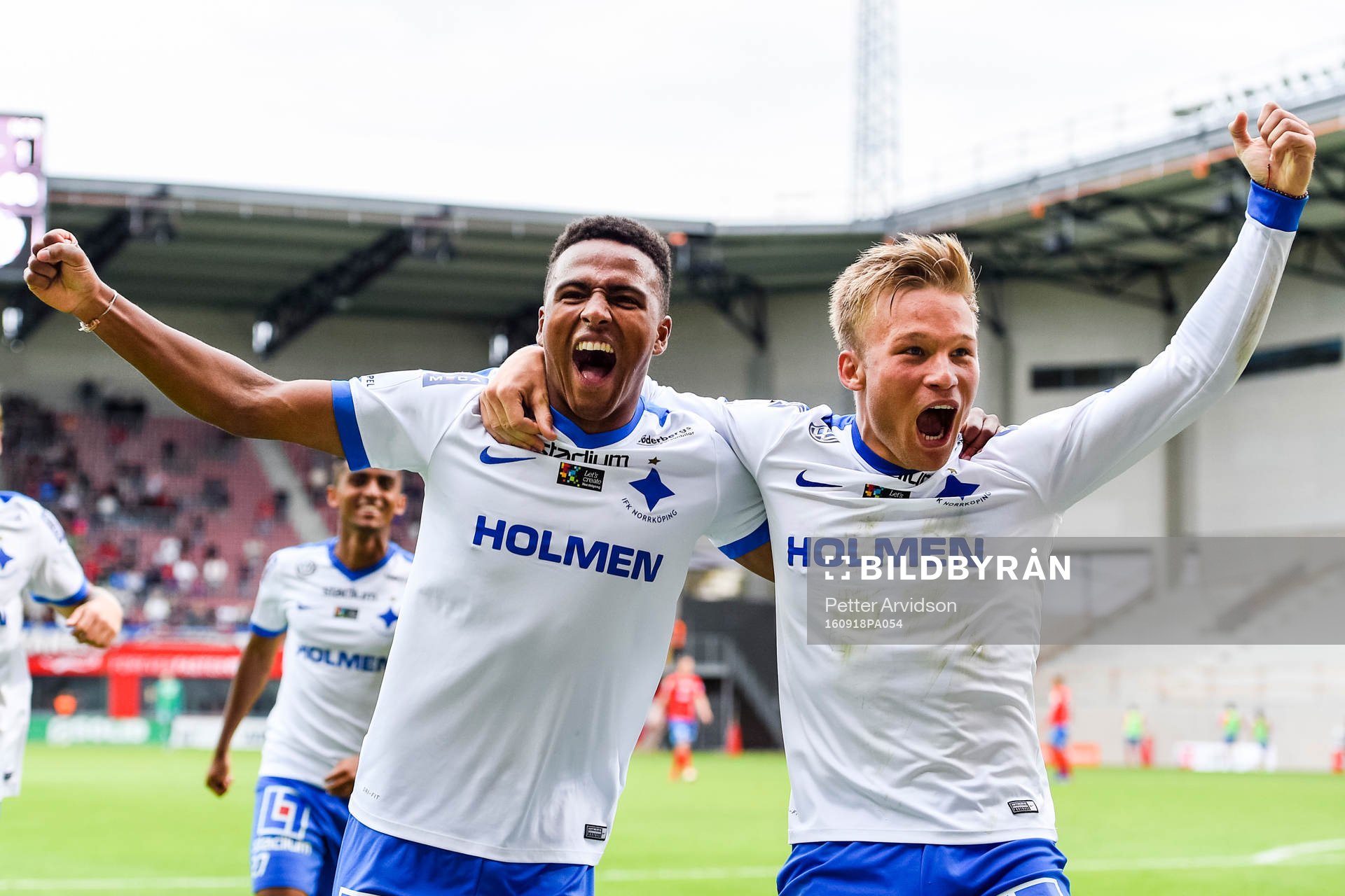 Norrköpings Niclas Eliasson och Nicklas Bärkroth jublar