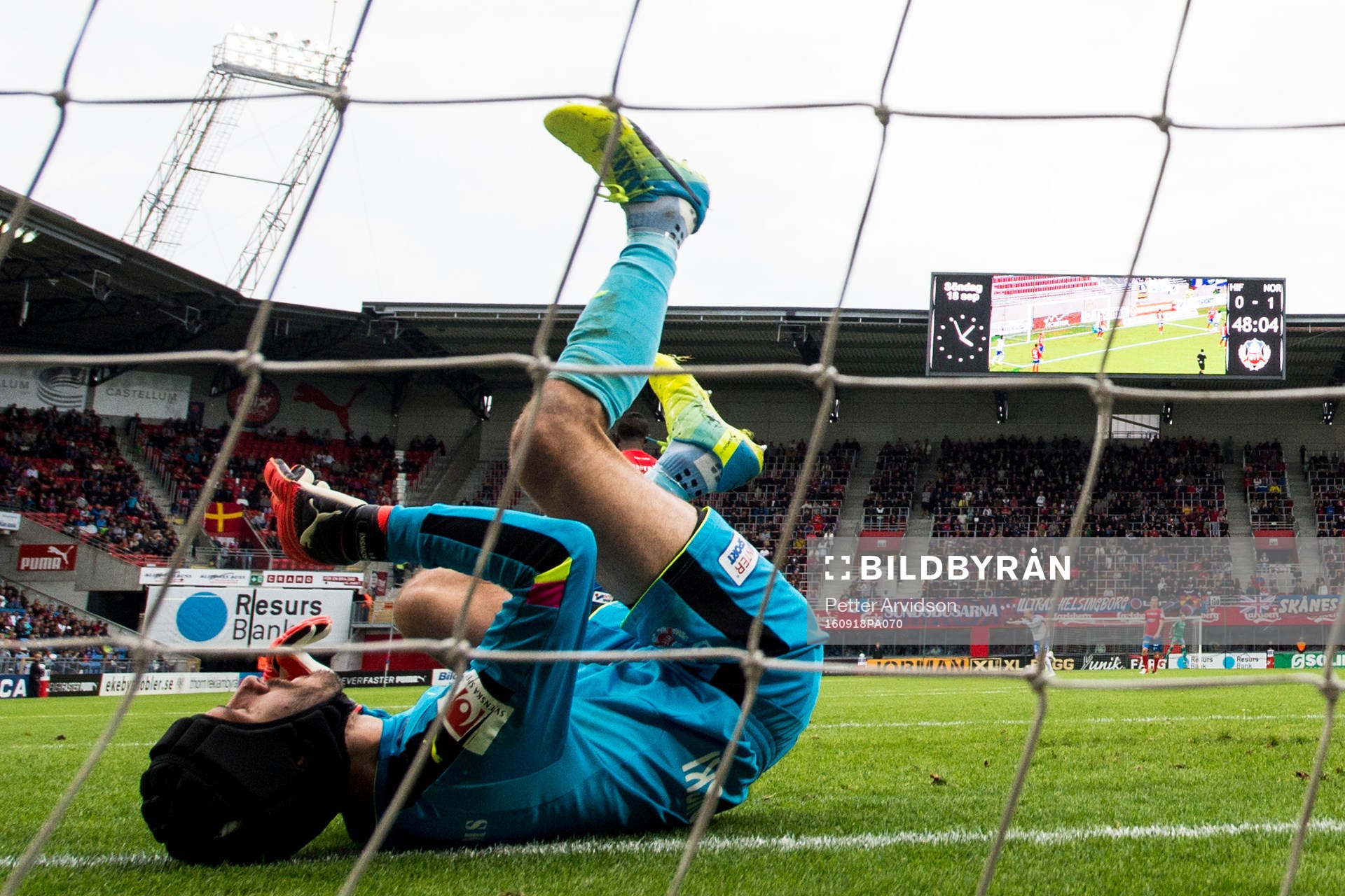 Helsingborgs målvakt Matt Pyzdrowski deppar