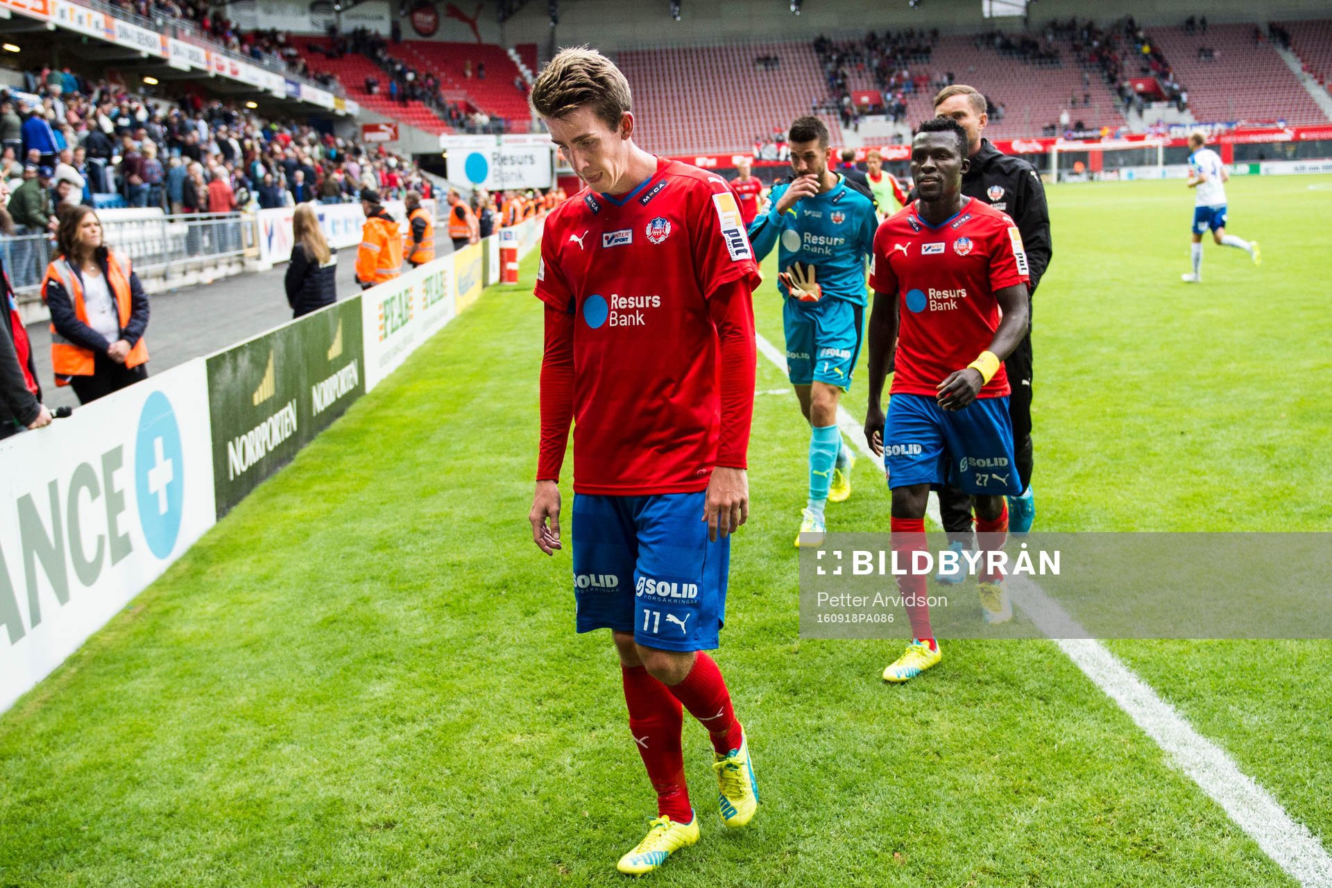 Helsingborgs Adam Eriksson och Lalawélé Atakora deppar