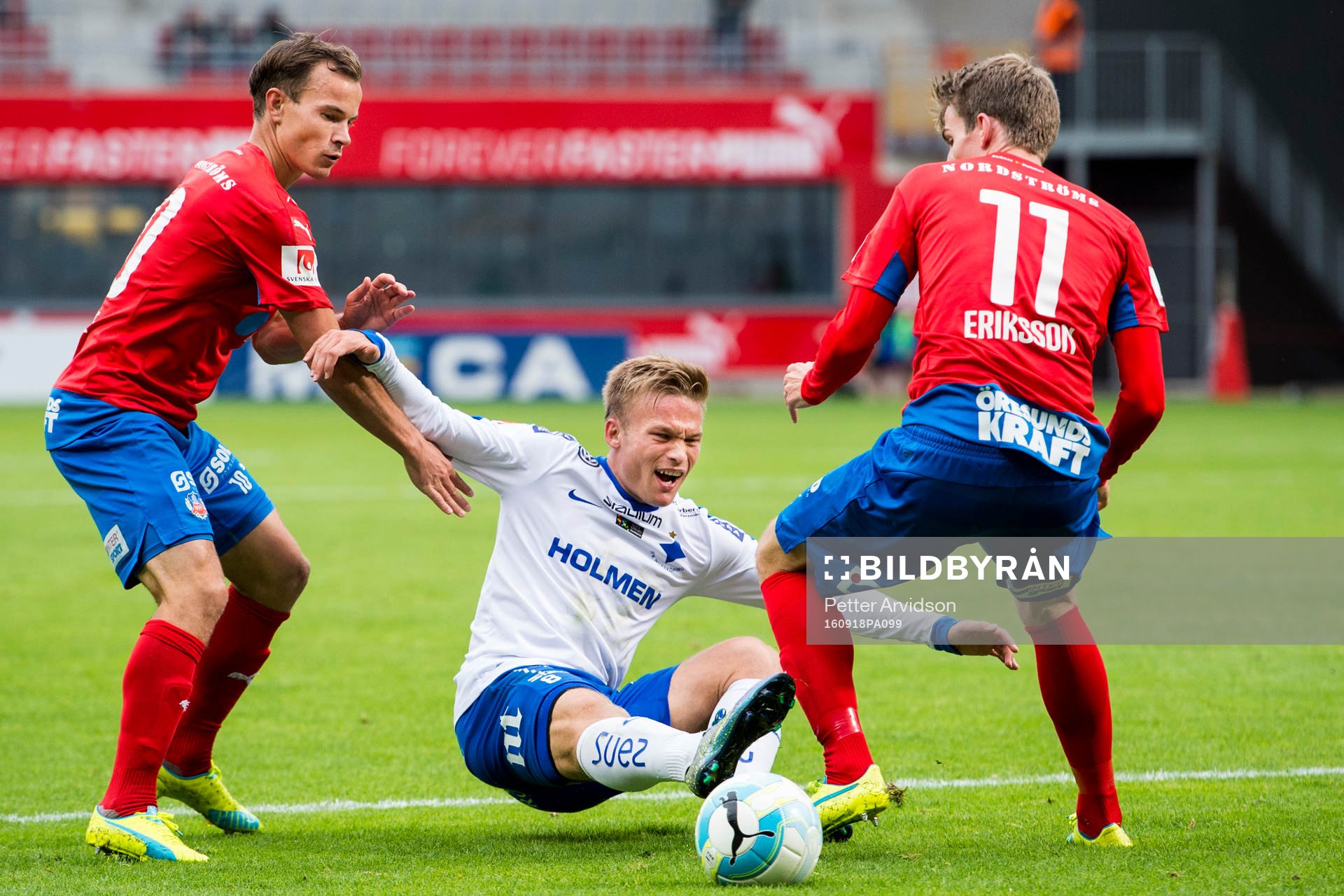 Norrköpings Nicklas Bärkroth faller