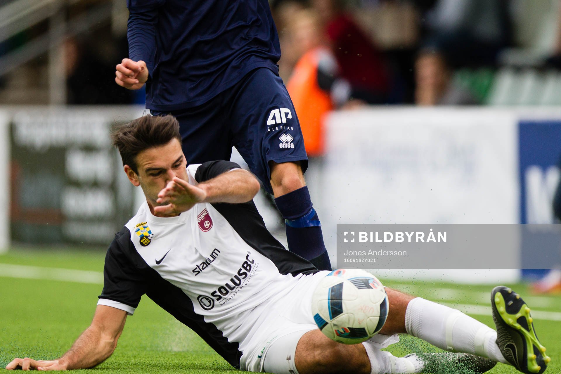 Qvidings Besim Alimi vinner en duell