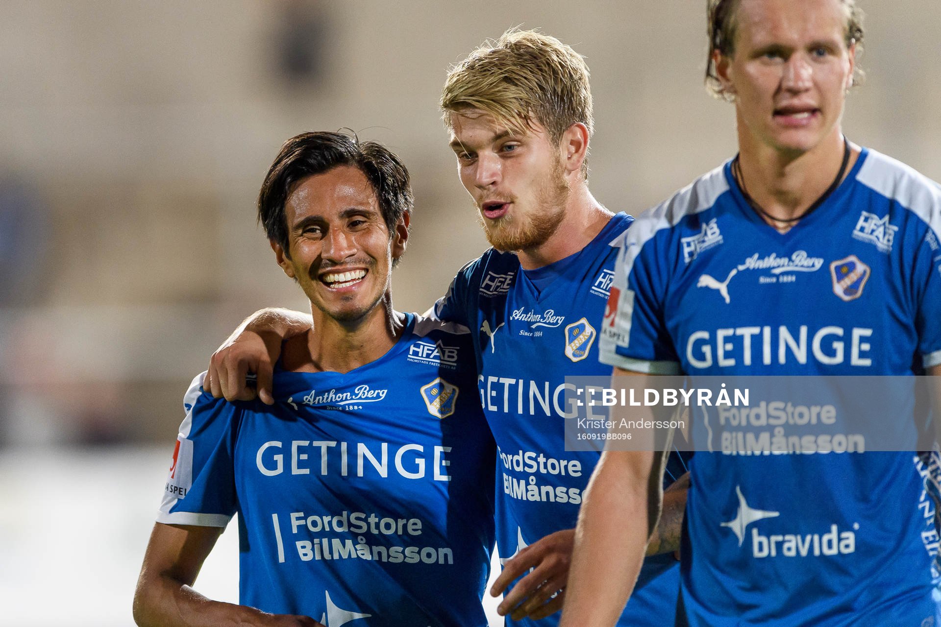 Halmstads Antonio Rojas och Marcus Mathisen är glada