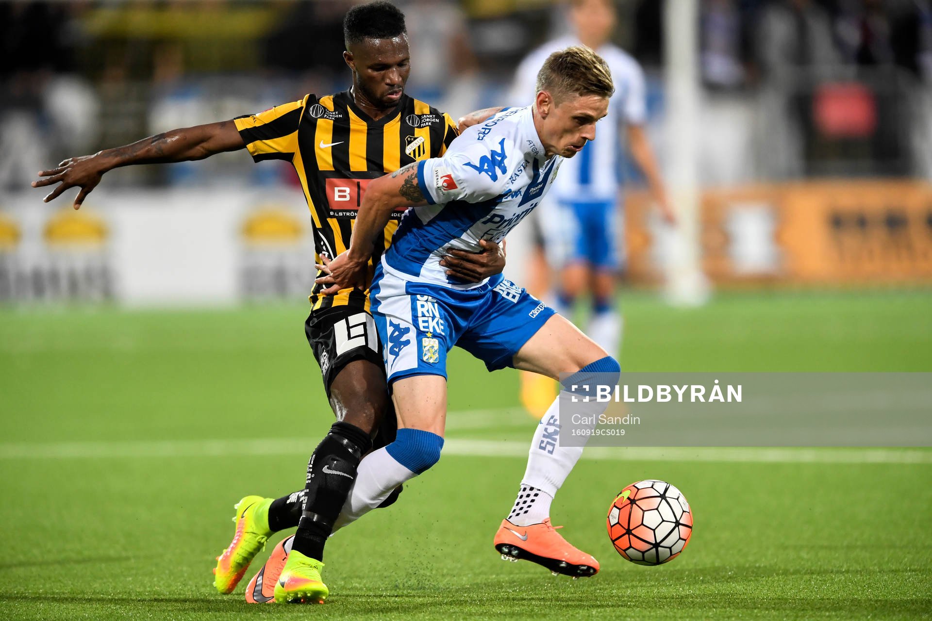 Häckens Mohammed Abubakari och IFK Göteborgs Sören Rieks