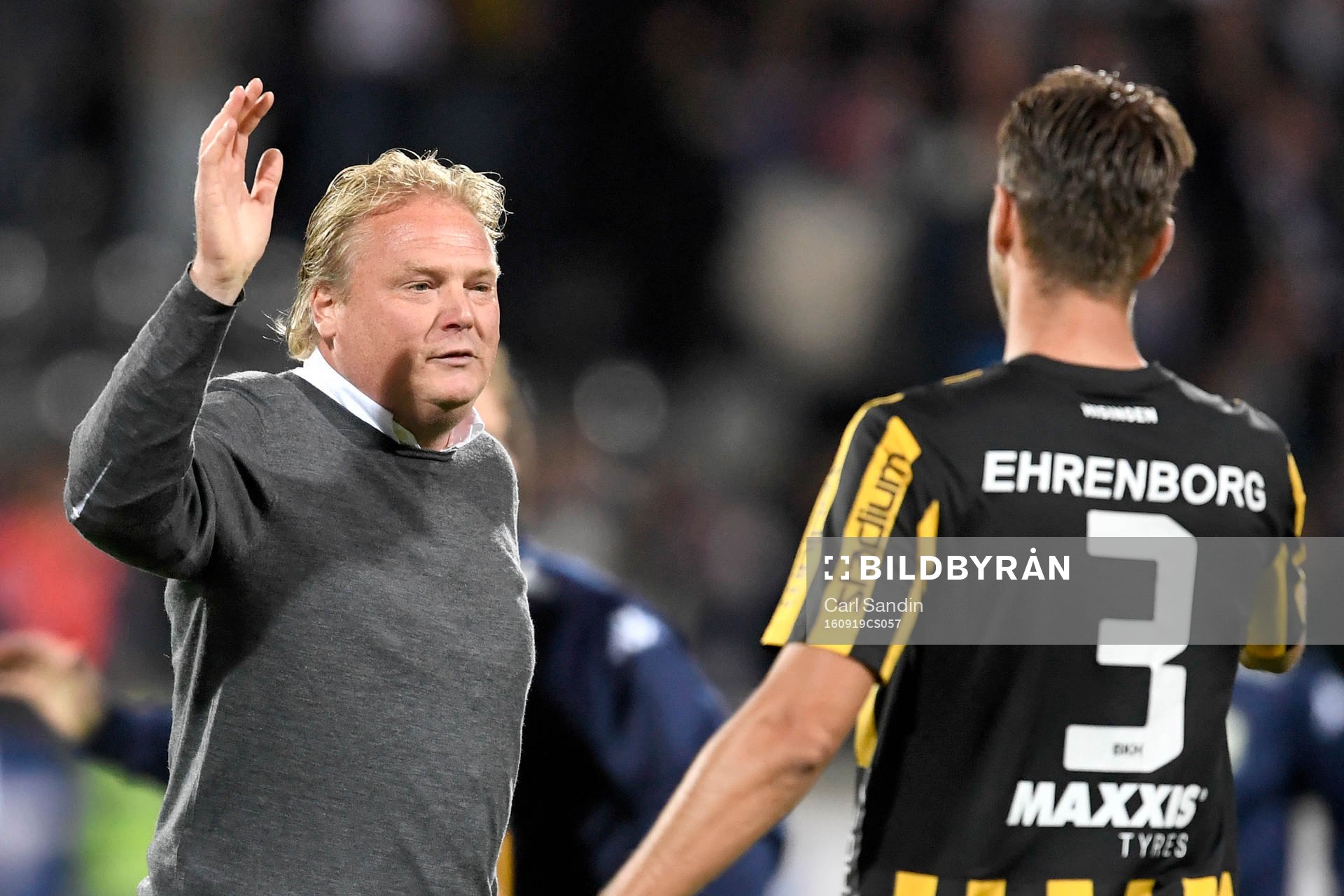 IFK Göteborgs tränare Jörgen Lennartsson tackar Häckens