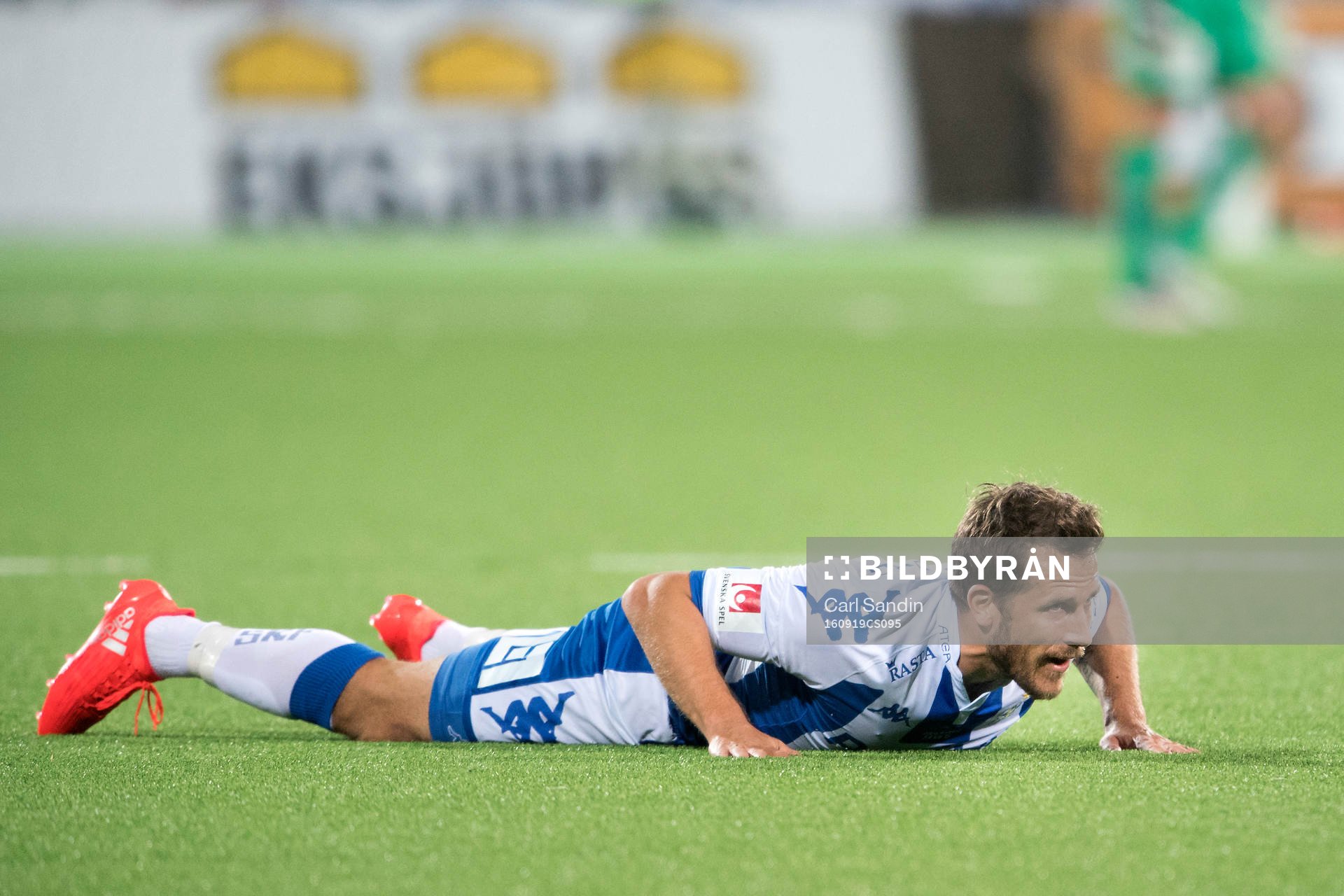 IFK Göteborgs Tobias Hysén ligger på marken