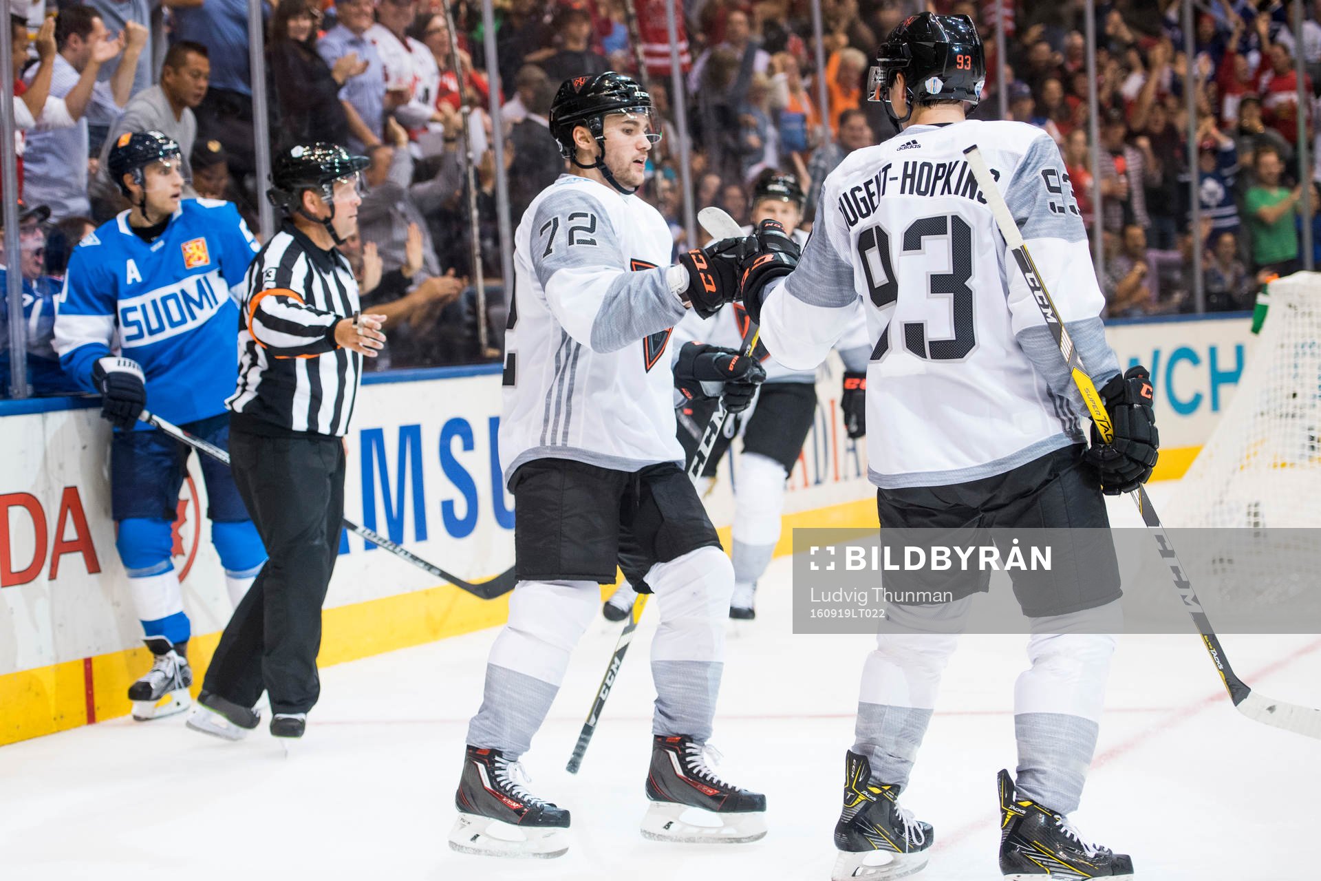 Nordamerikas Jonathan Drouin jublar med Ryan Nugent-Hopkins