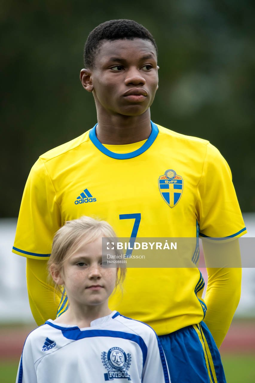 Sveriges Sylvin Mulumba Kayembe Ilolo i fotbollsmatchen