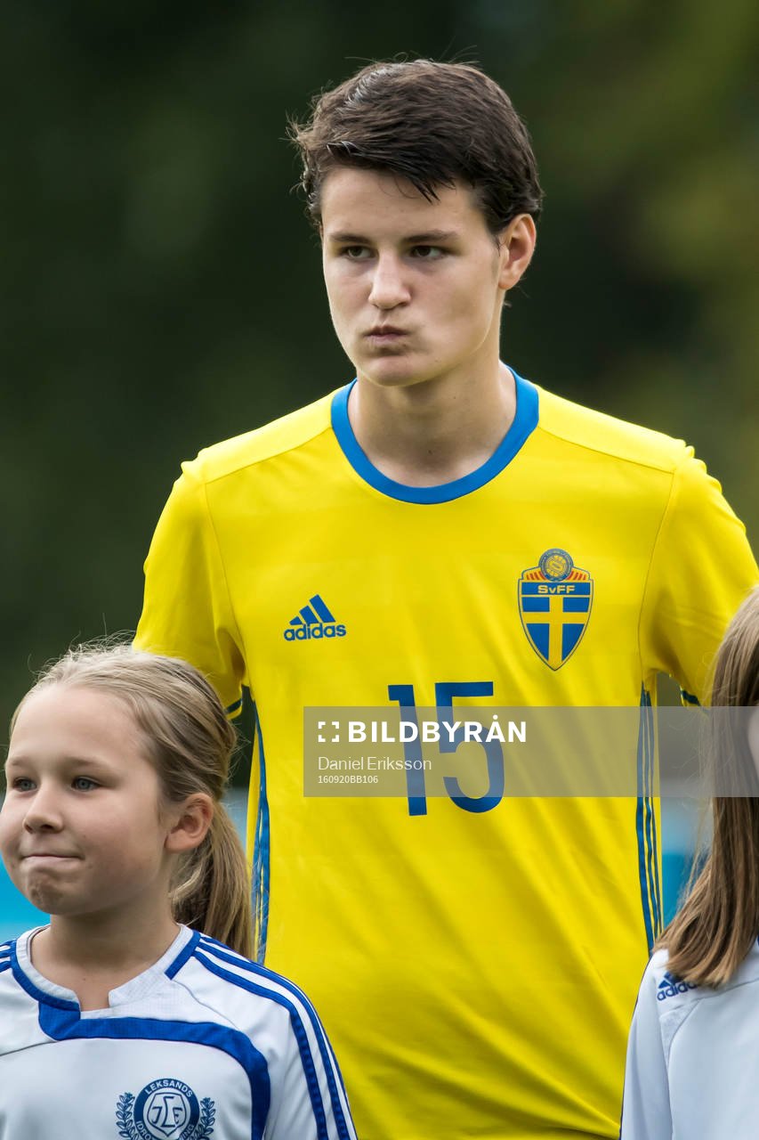 Sveriges Helmer Andersson i fotbollsmatchen mellan Sverige