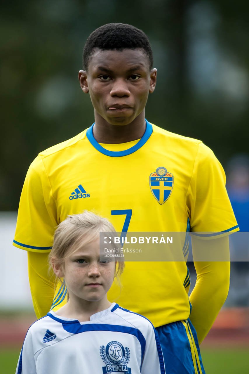 Sveriges Sylvin Mulumba Kayembe Ilolo i fotbollsmatchen
