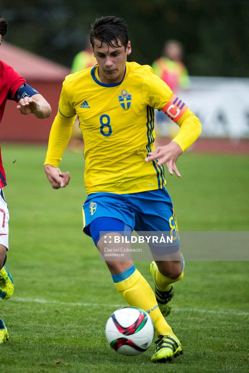 Sveriges Kevin Ackermann i fotbollsmatchen mellan Sverige