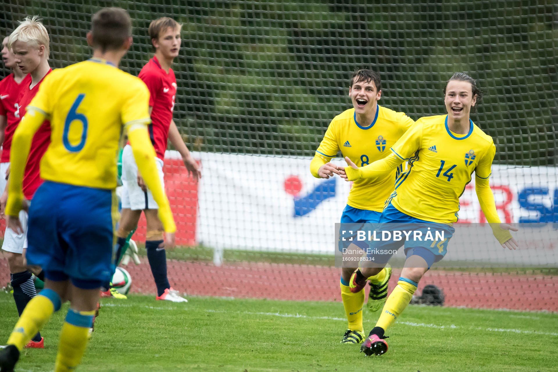 Sveriges Alex Timossi Andersson jublar