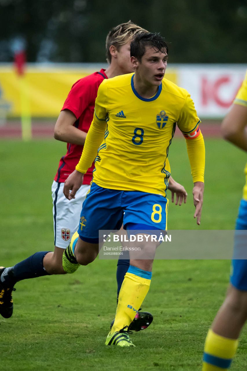 Sveriges Kevin Ackermann i fotbollsmatchen mellan Sverige
