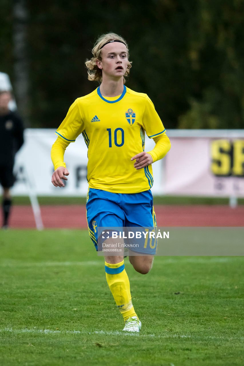 Sveriges Marcus Kanto i fotbollsmatchen mellan Sverige och Norge P15 den 20 september 2016 i Leksand.