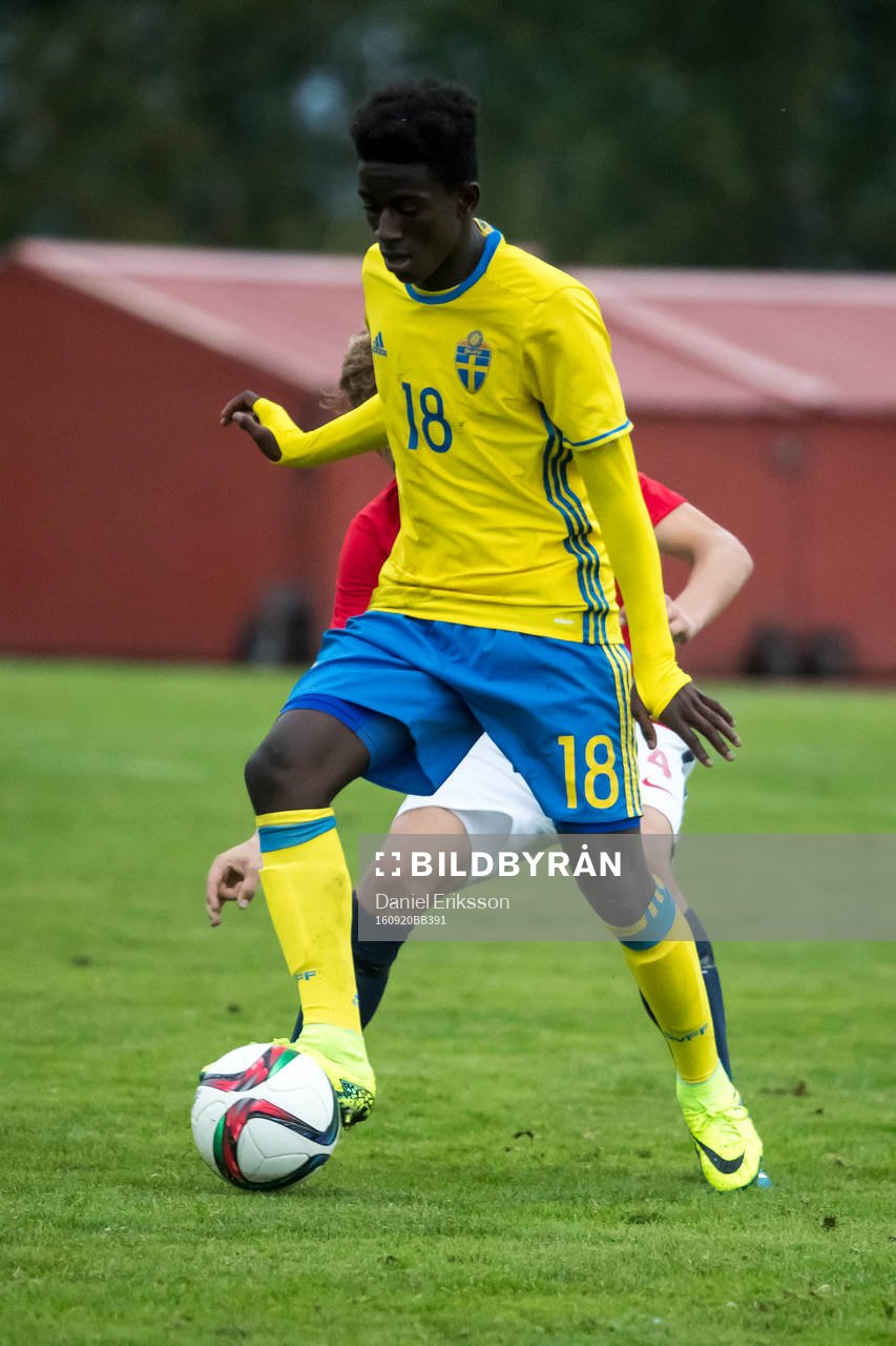 Sveriges Jack Lahne  i fotbollsmatchen mellan Sverige och