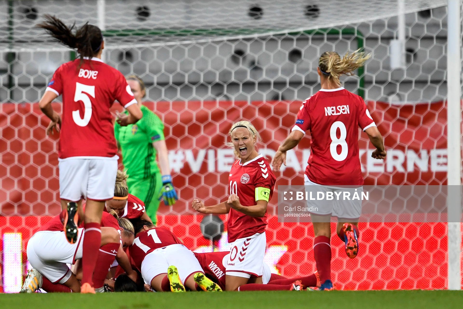 Danmarks Pernille Harder jublar