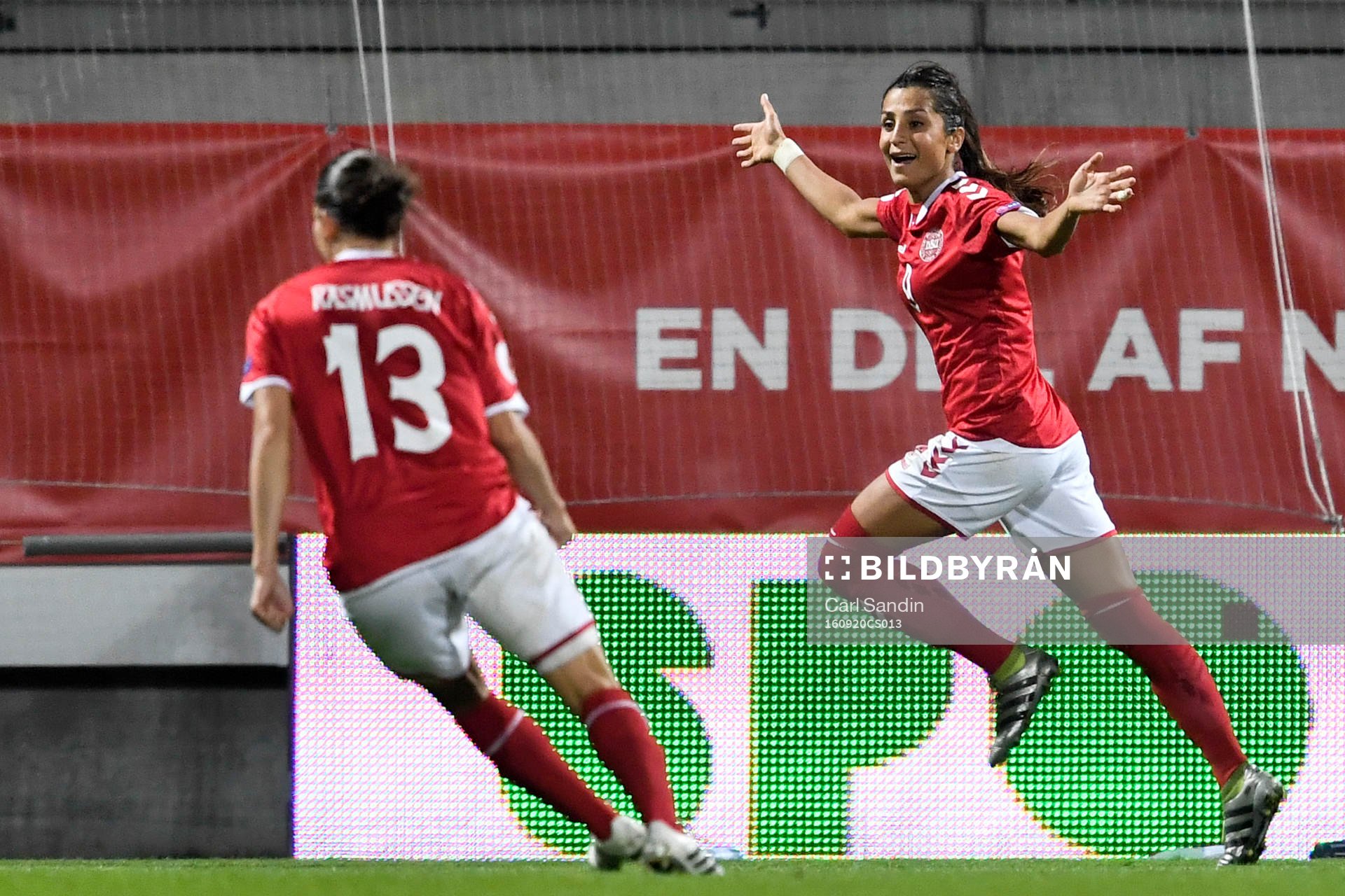 Danmarks Nadia Nadim jublar