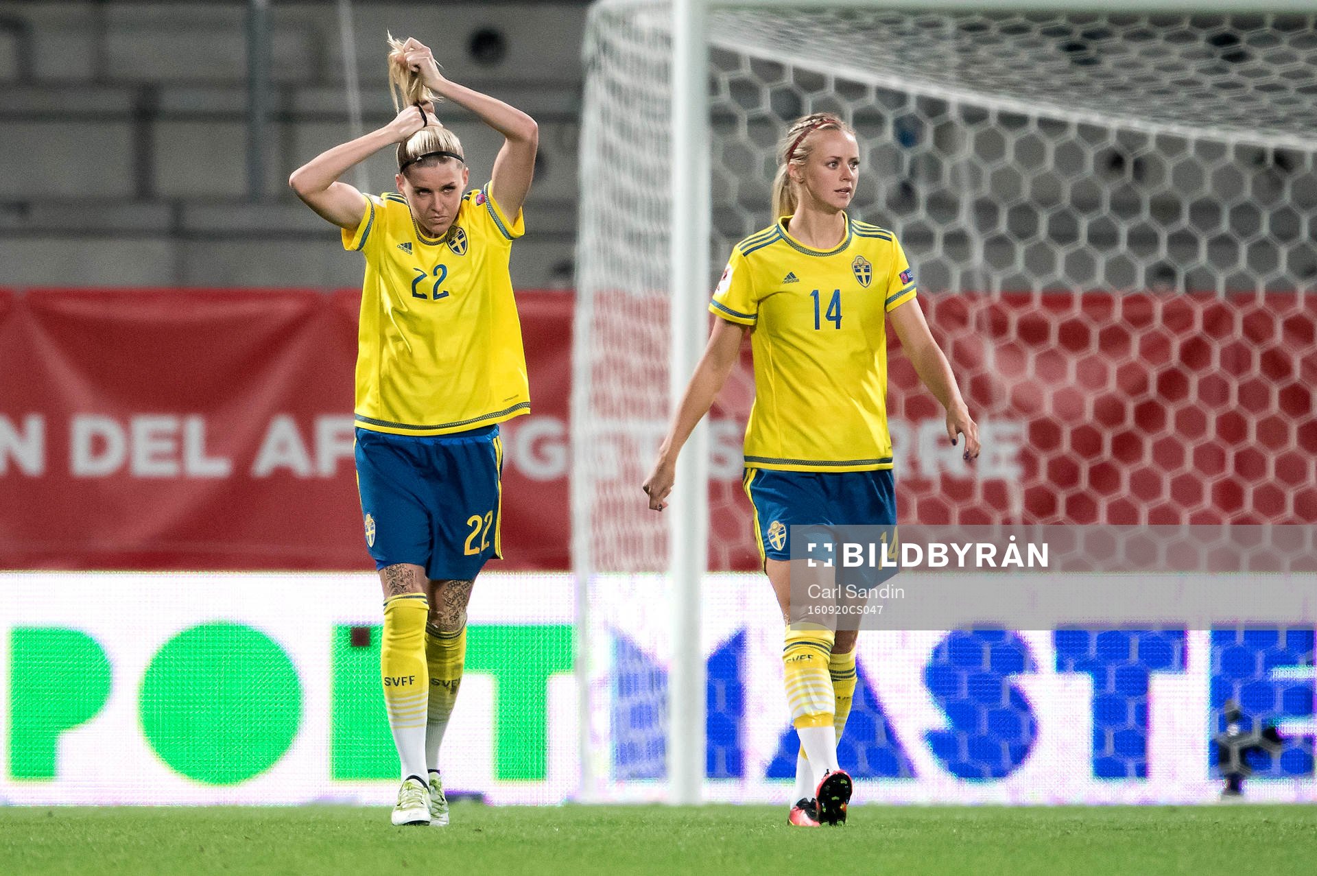 Sveriges Olivia Schough och Amanda Ilestedt deppar