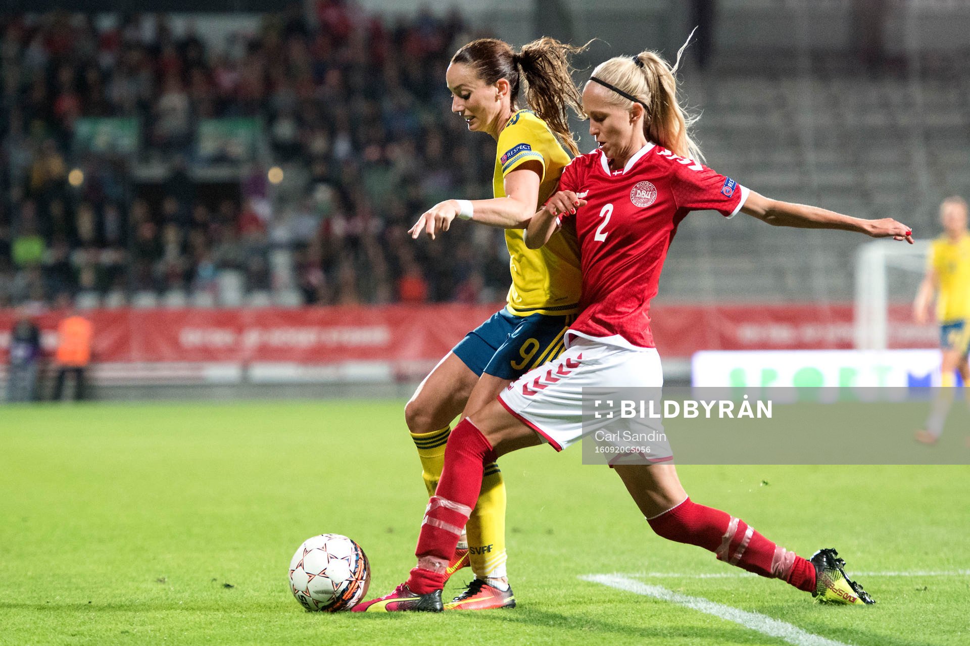 Sveriges Kosovare Asllani och Danmarks Line Röddik