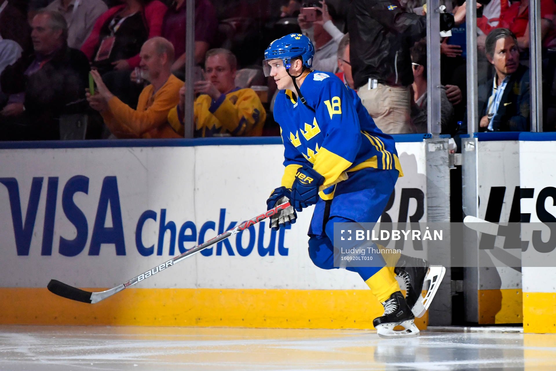 Sveriges Jakob Silfverberg åker ut på isen