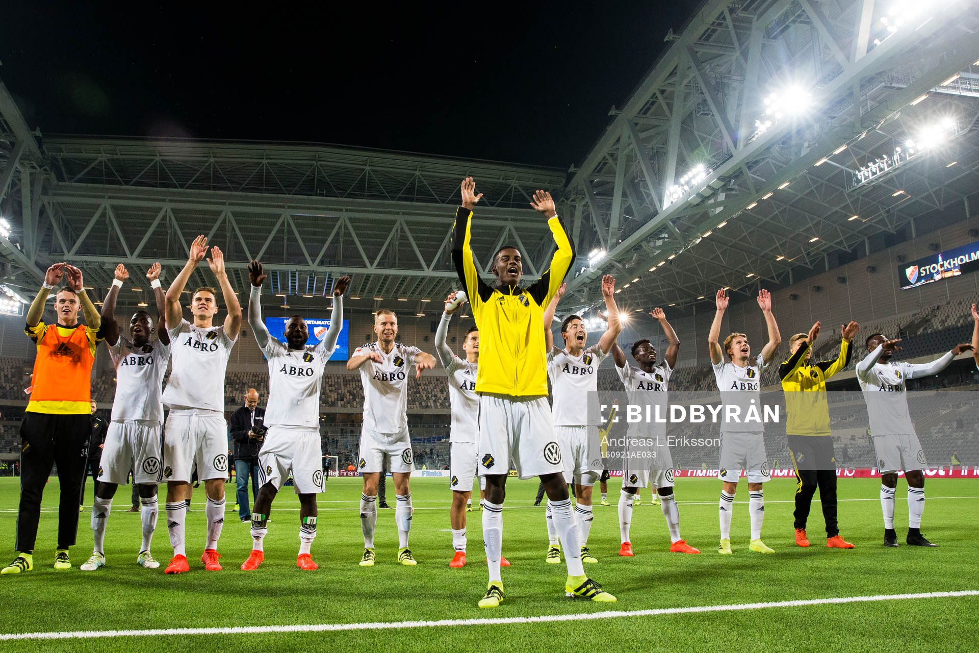 s Alexander Isak jublar