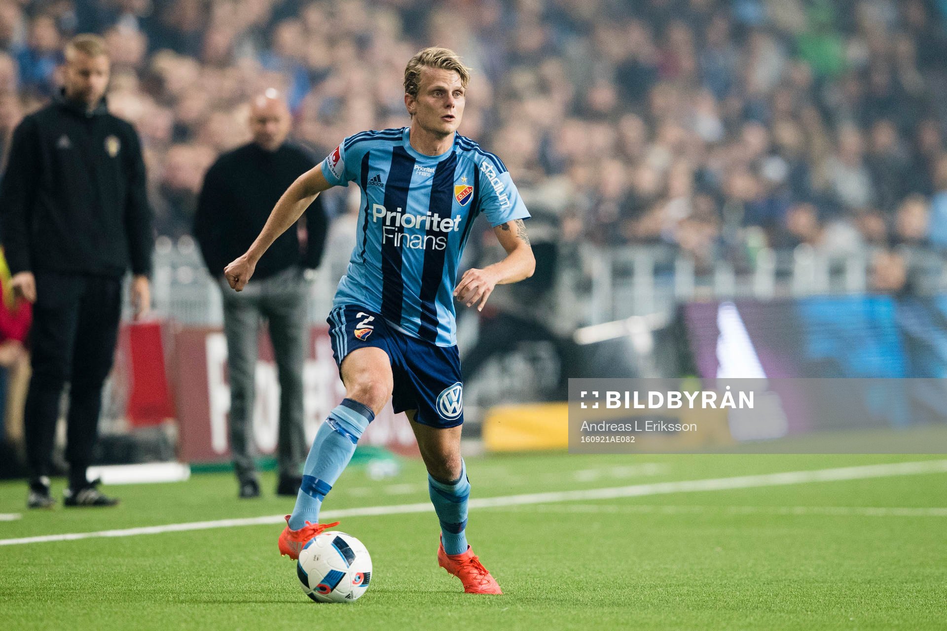 Djurgårdens Tim Björkström med bollen
