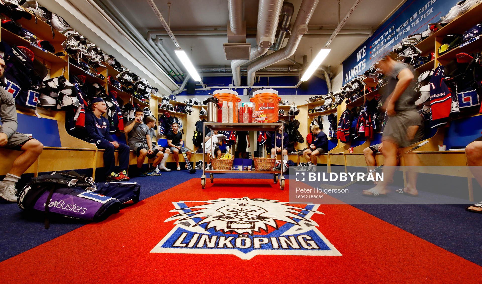 Linköpings omklädningsrum före ishockeymatchen i SHL