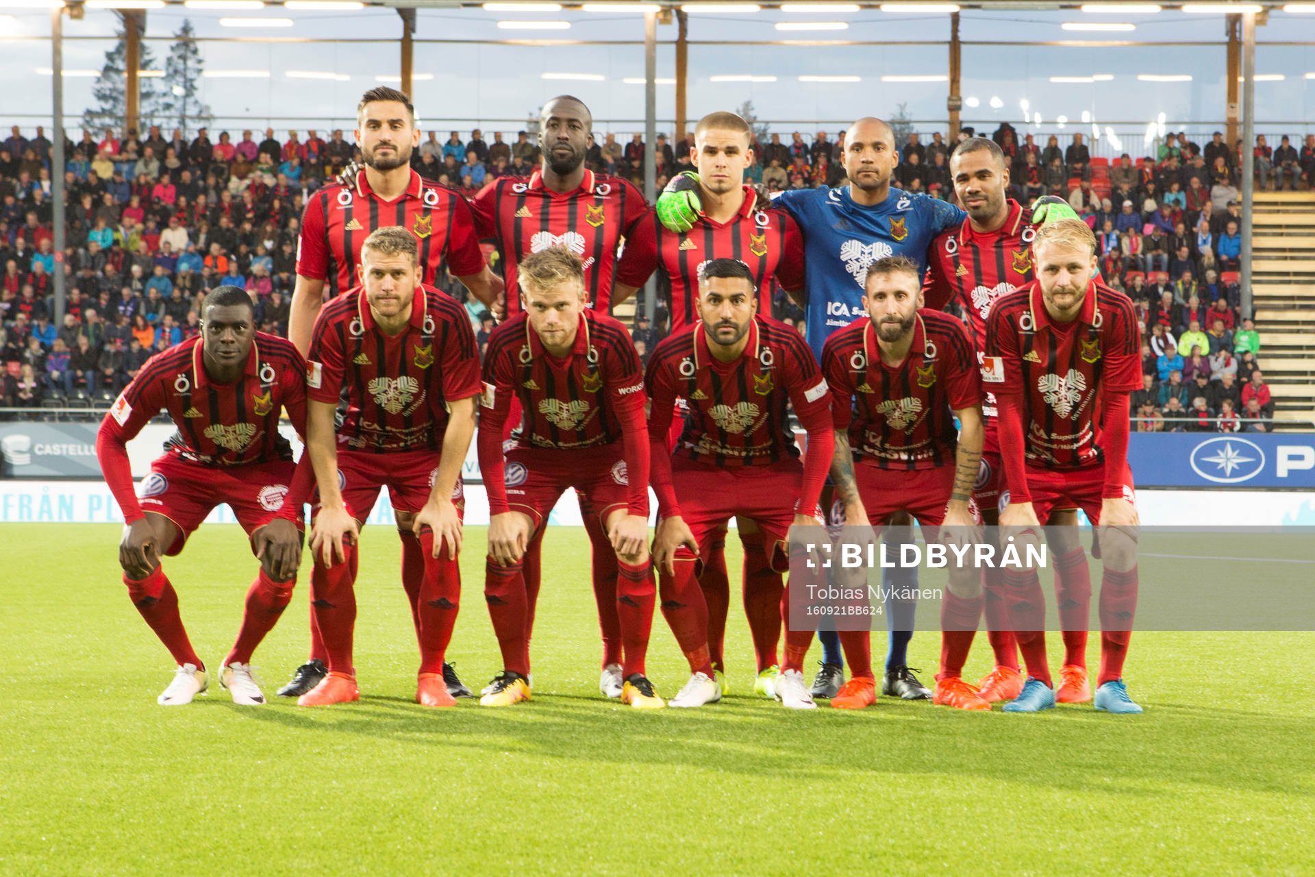 östersunds startelva övre raden från vänster: Sotirios Papagiannopoulos, Ronald Mukiibi, Douglas Bergqvist, målvakt Aly Keita, Alex Dyer nedre raden från vänster: Ken Sema, Stefan Karlsson, Dennis Widgren, Saman Ghoddos, Andrew Stadler, Curtis Edwards under fotbollsmatchen i Allsvenskan mellan Östersund och Norrköping den 21 september 2016 i Östersund.