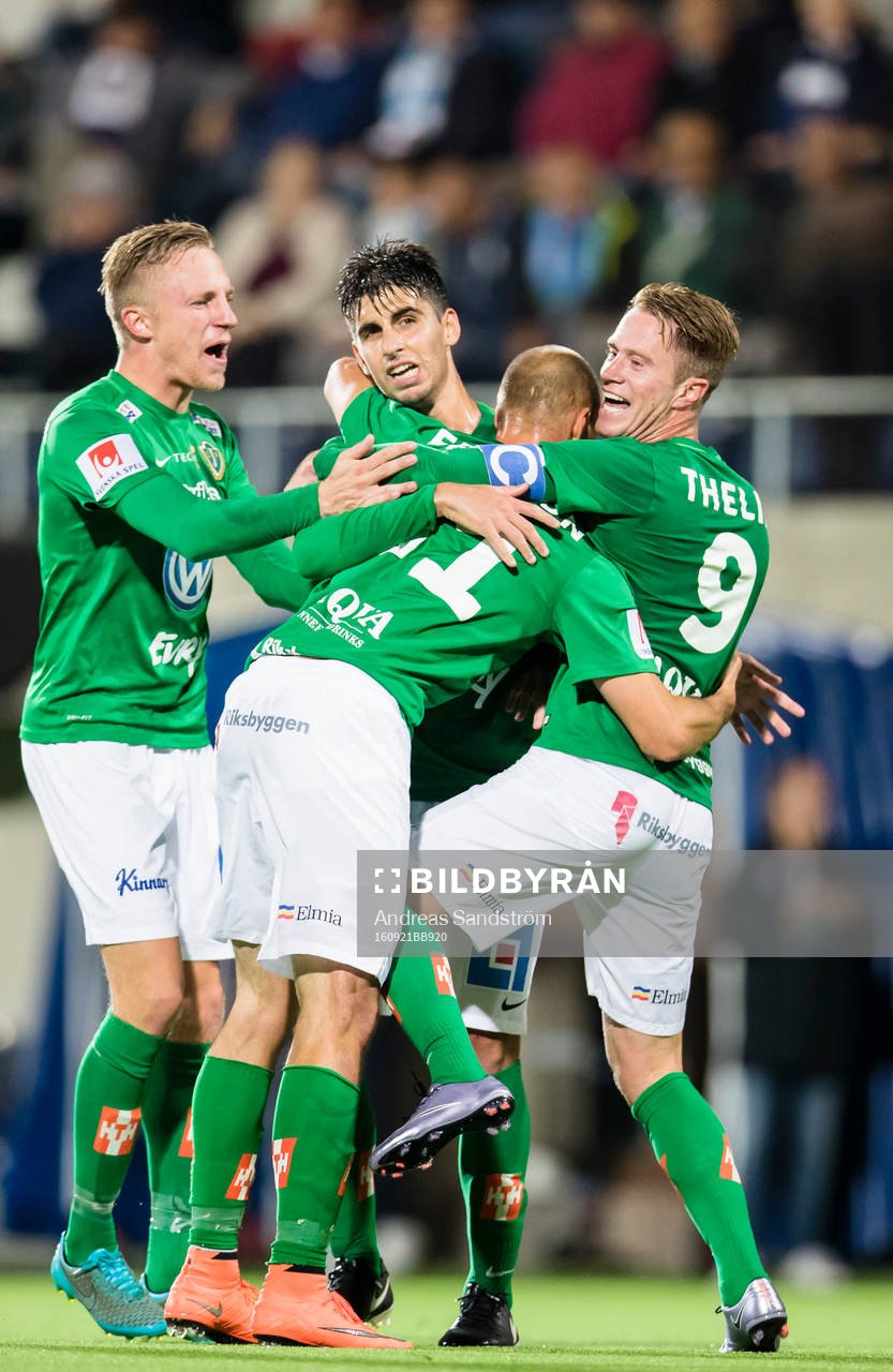 Jönköpings Pär Eriksson (m) gör 0-1 och gratuleras av