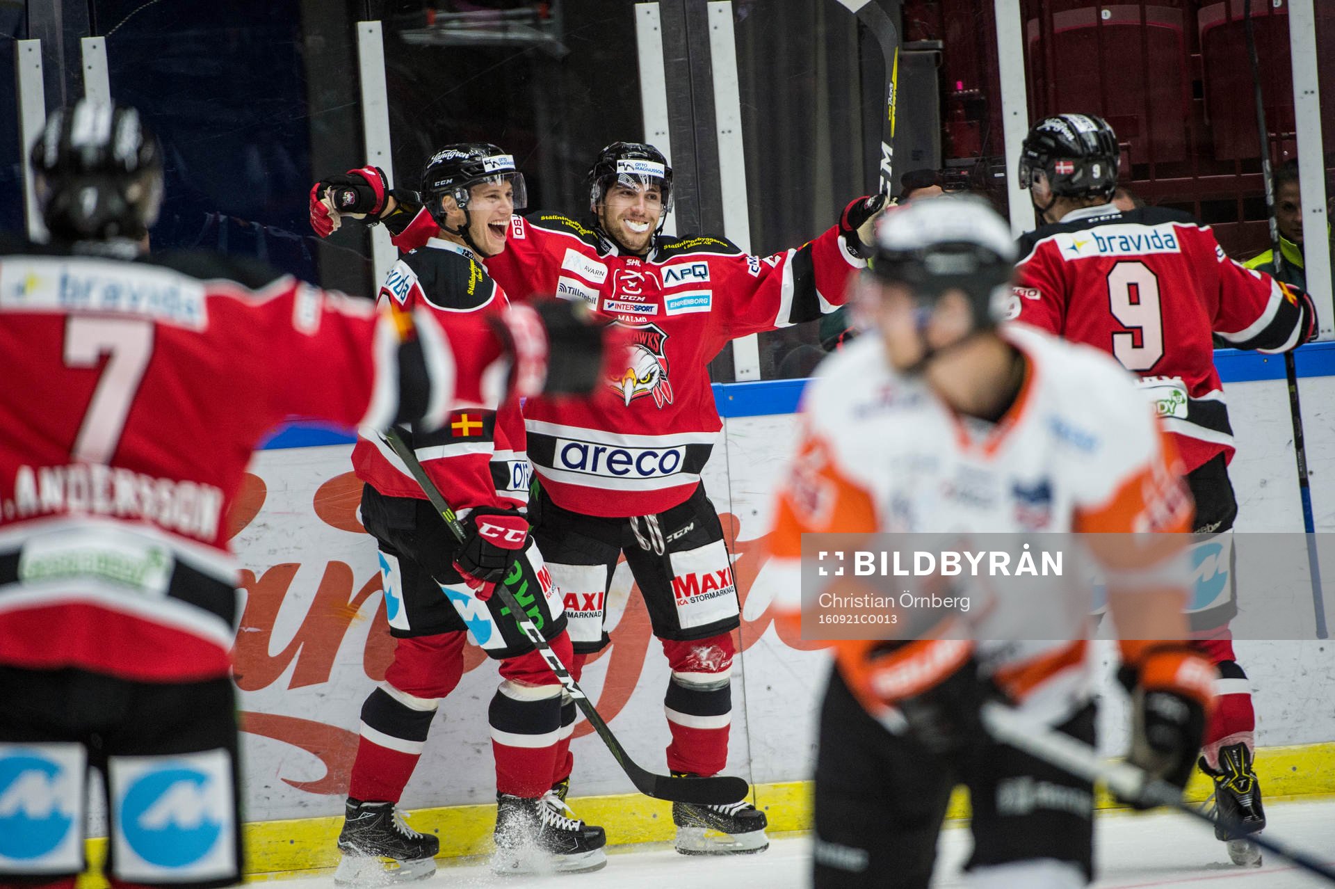 Malmö Redhawks Konstantin Komarek jublar