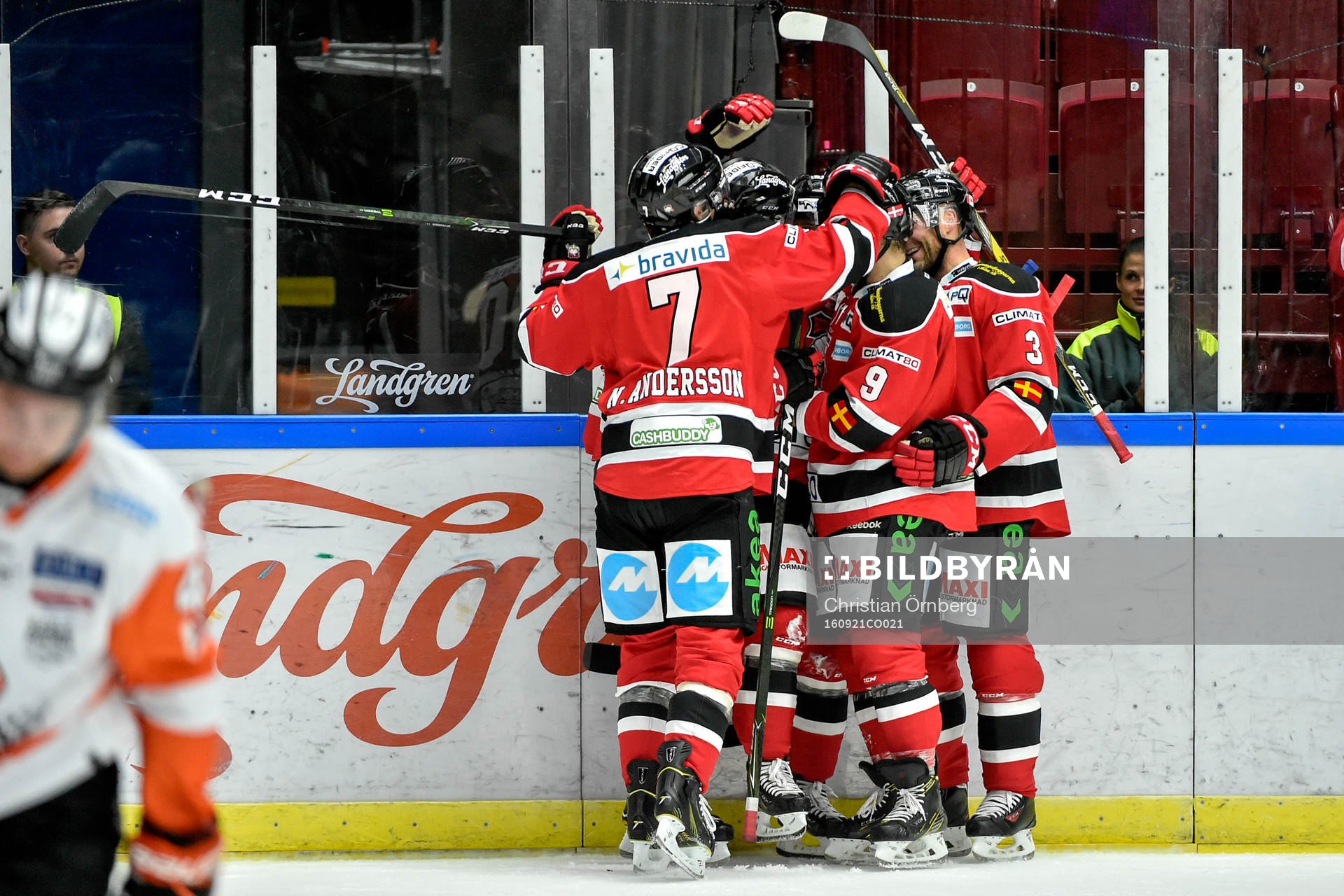 Malmö Redhawks Konstantin Komarek jublar