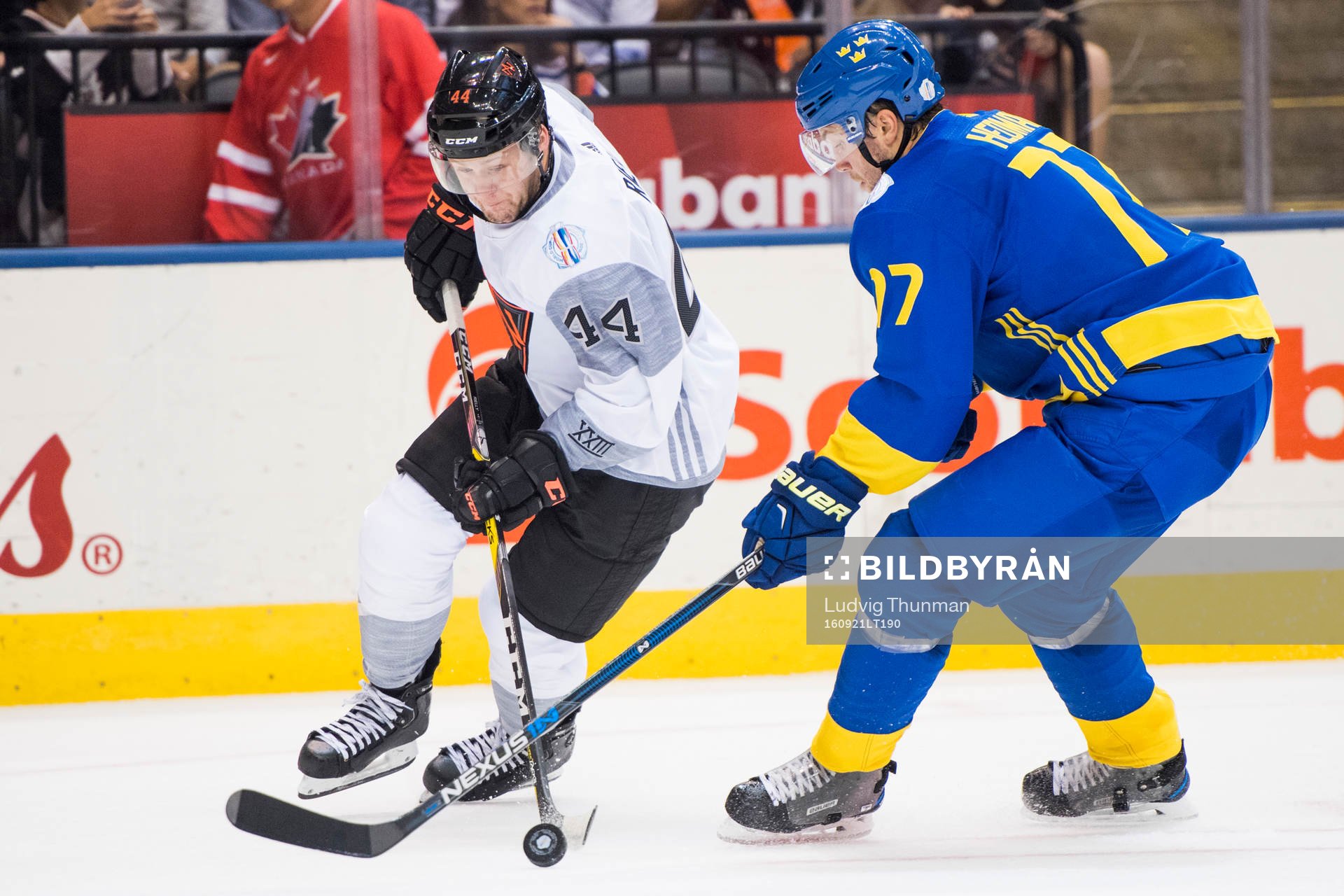 Nordamerikas Morgan Rielly och Sveriges Victor Hedman