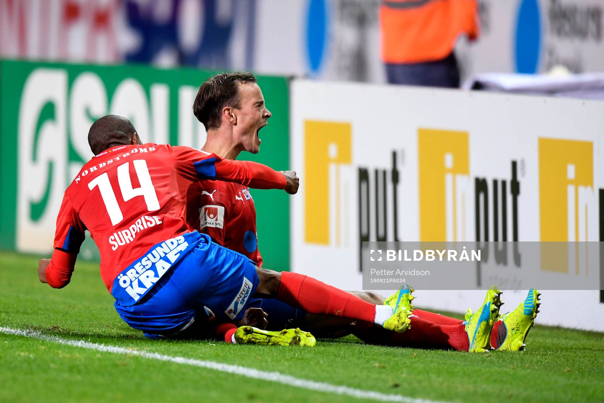 Helsingborgs Amethyst Surprise Bradley Ralani och Anton Wede jublar efter 2-1 av Wede under fotbollsmatchen i Allsvenskan mellan Helsingborg och GIF Sundsvall den 21 september 2016 i Helsingborg.